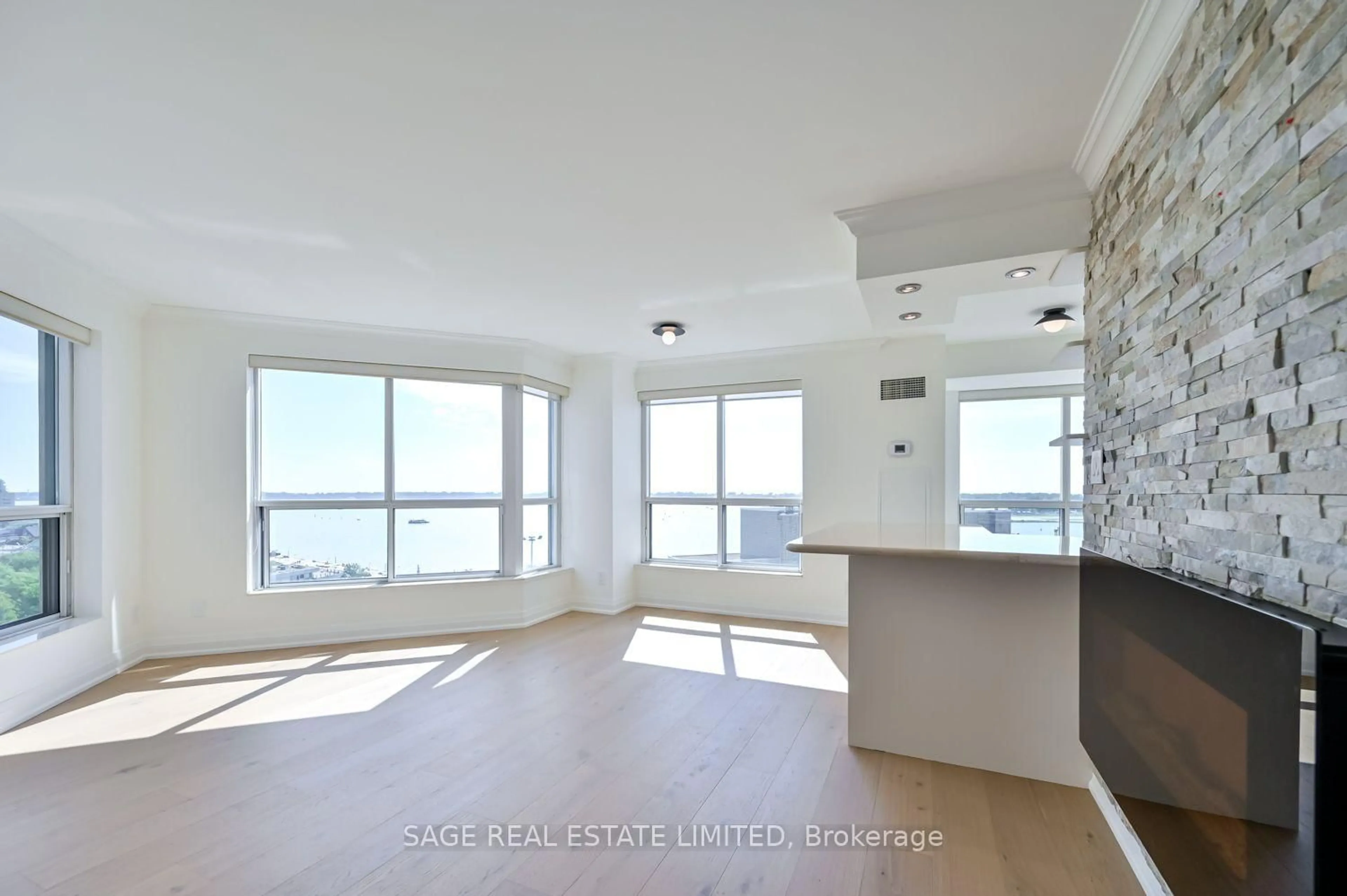 Open concept kitchen, unknown for 410 Queens Quay #1114, Toronto Ontario M5V 3T1