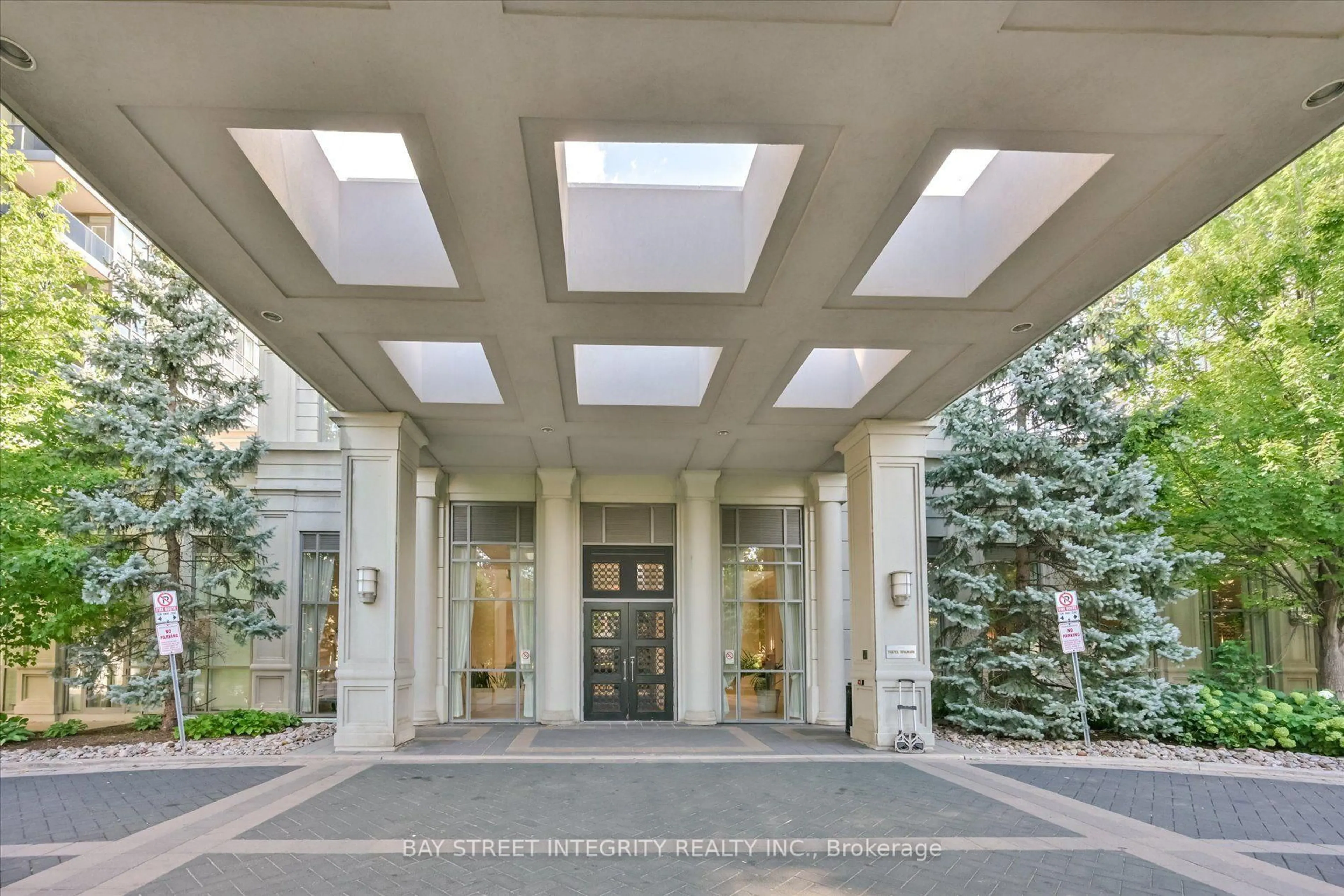 Indoor foyer for 15 Greenview Ave #1906, Toronto Ontario M2M 4M7