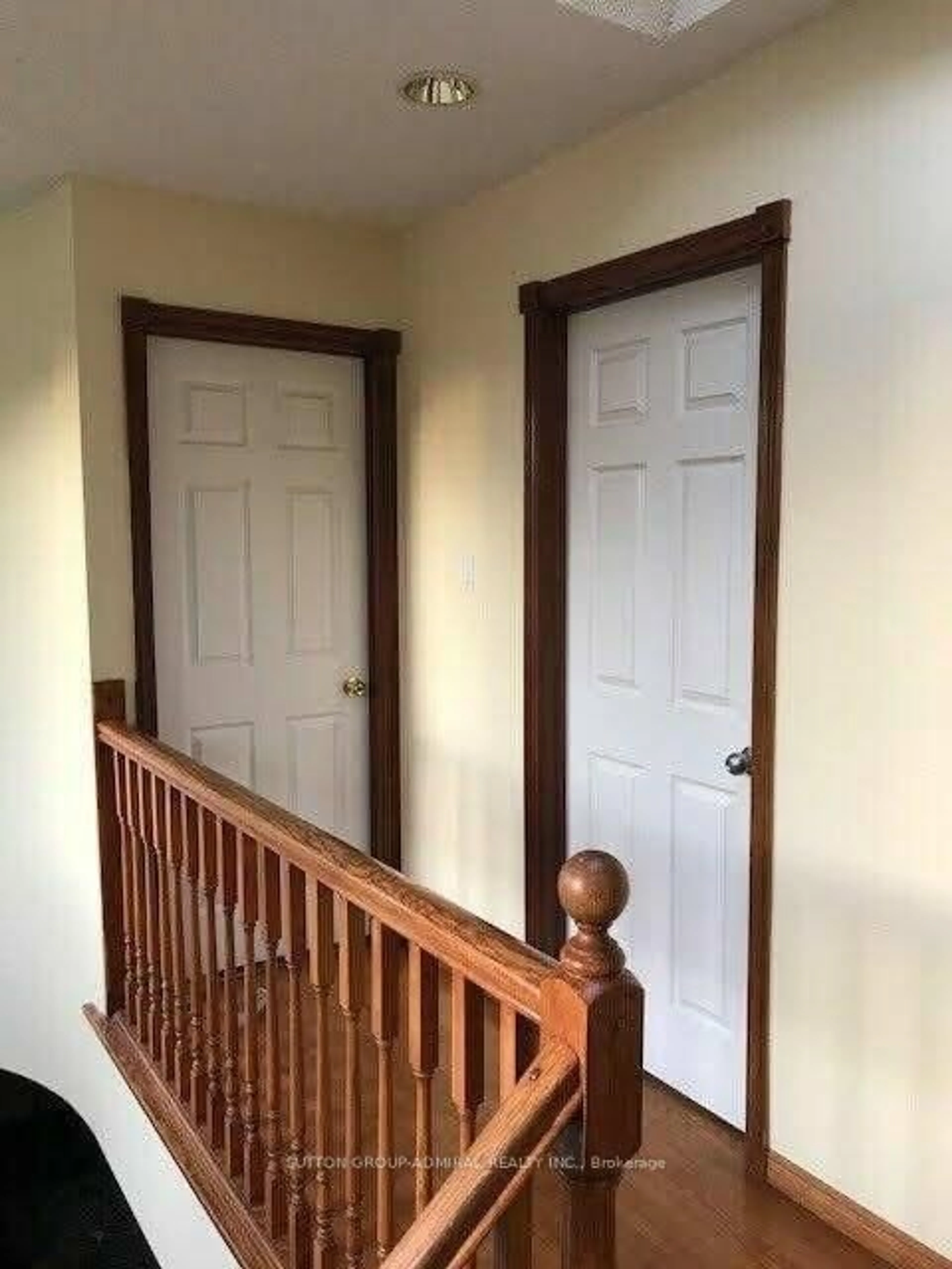 Indoor entryway for 355 Patricia Ave, Toronto Ontario M2R 2M8