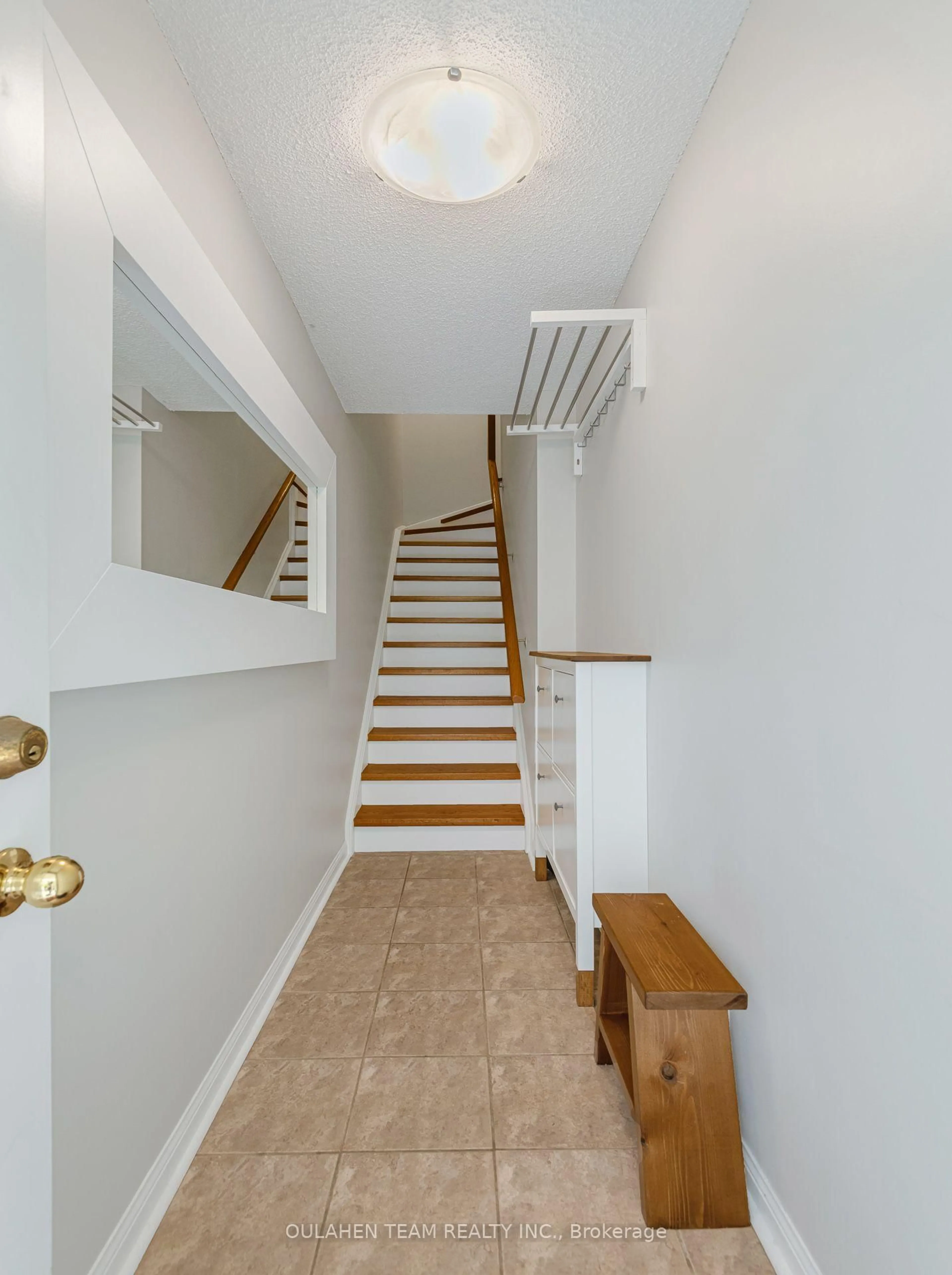 Stairs for 5 Everson Dr #1011, Toronto Ontario M2N 7C3