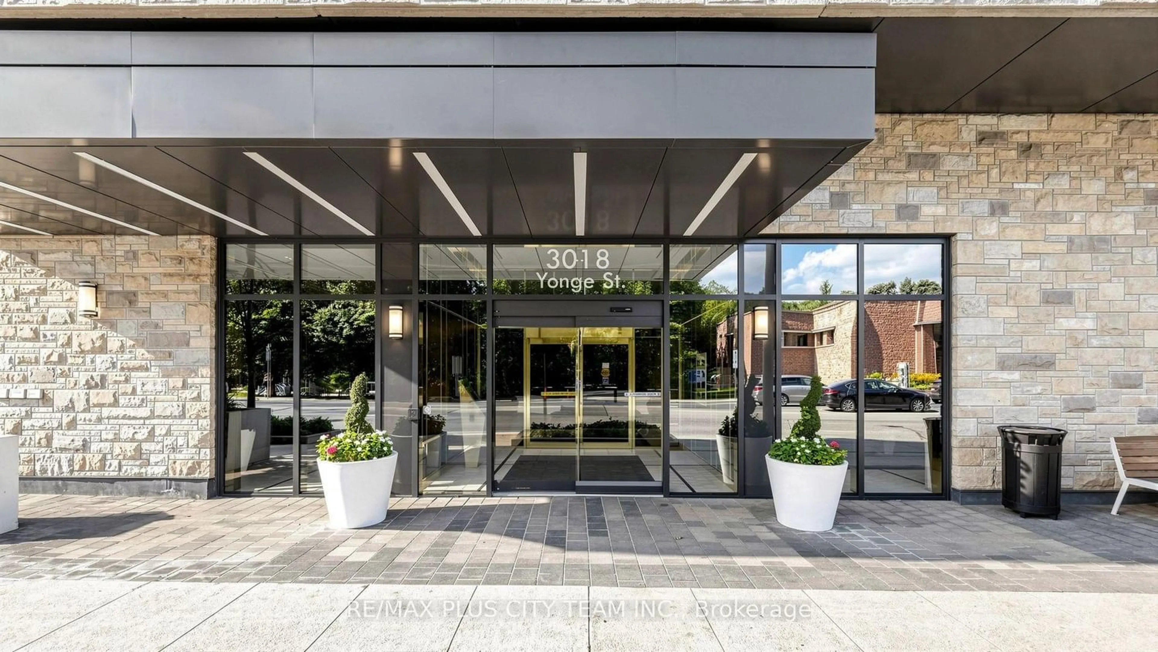 Lobby for 3018 Yonge St #Uph07, Toronto Ontario M4N 0A5