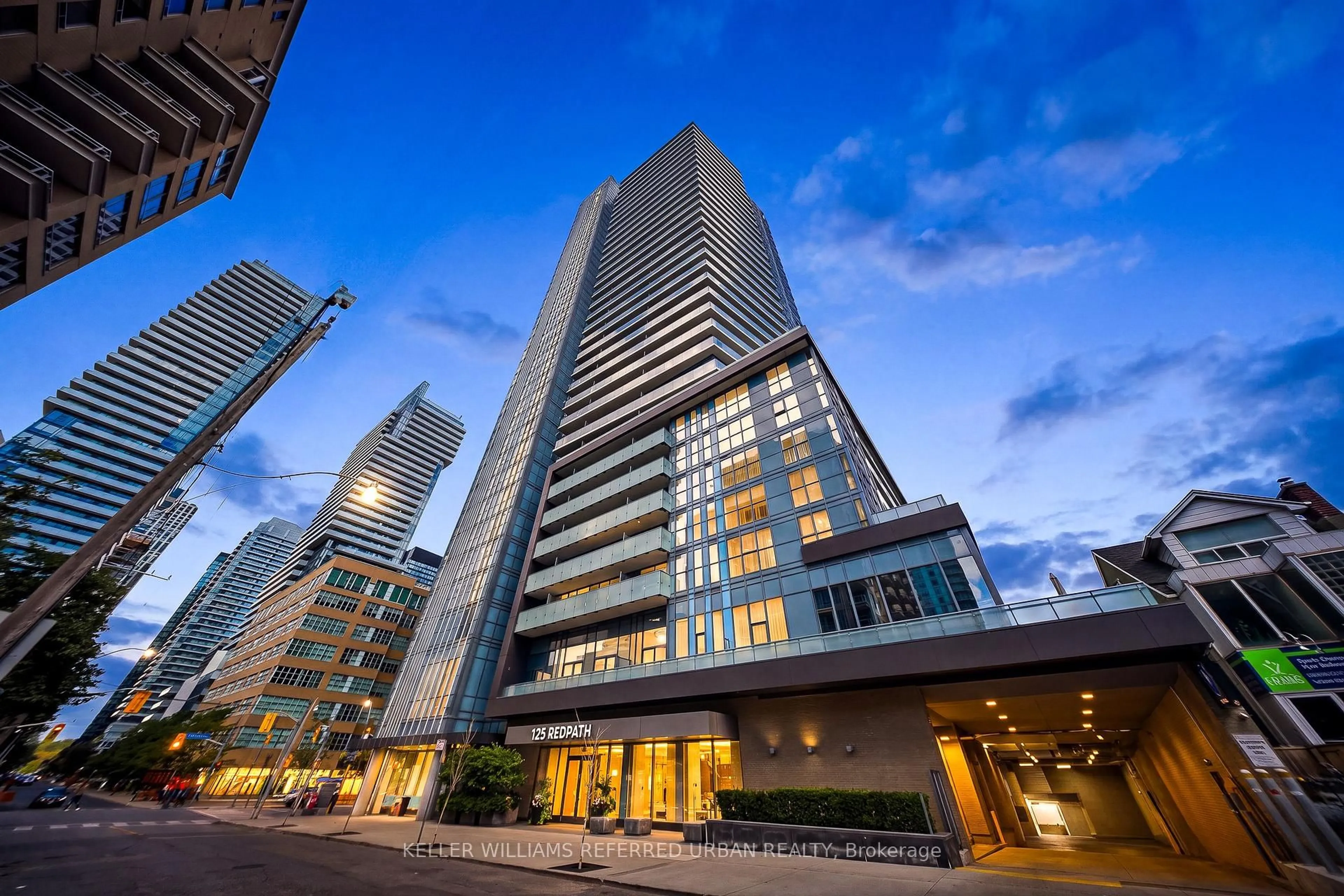 Indoor foyer for 125 Redpath Ave #2010, Toronto Ontario M4S 0B5