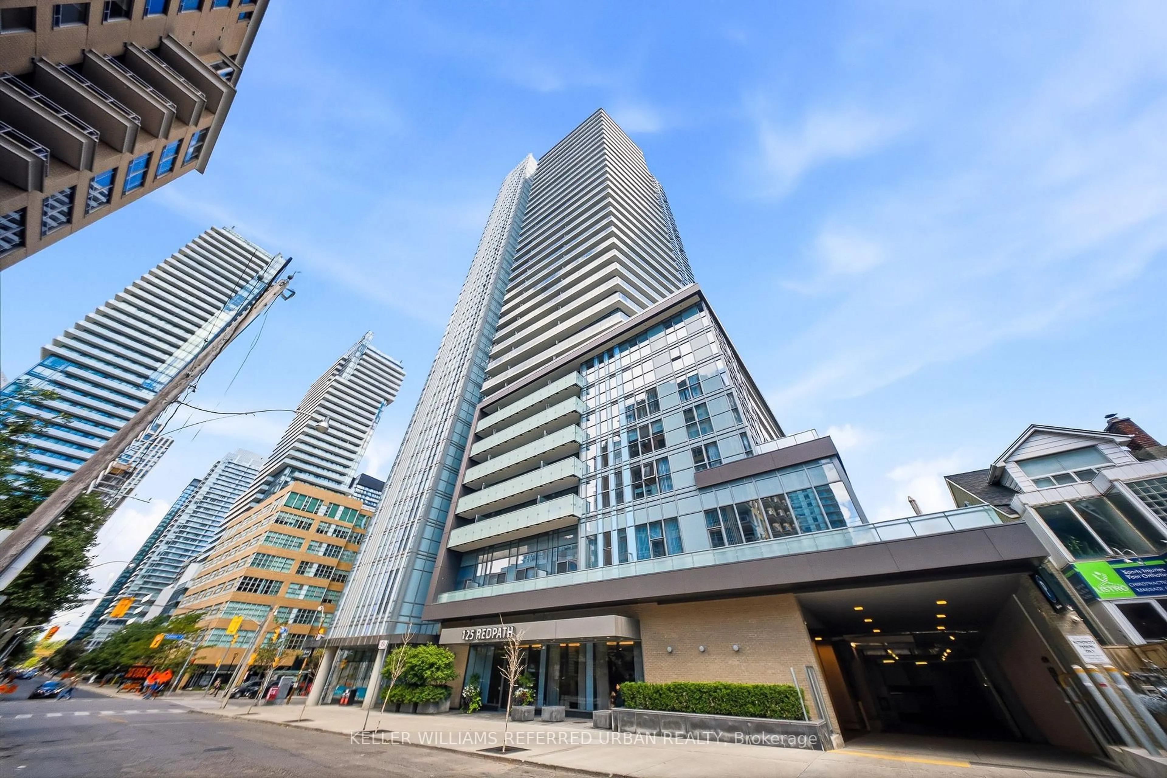 Indoor foyer for 125 Redpath Ave #2010, Toronto Ontario M4S 0B5