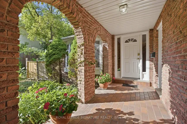 20 Wellesbourne Cres, Toronto 2