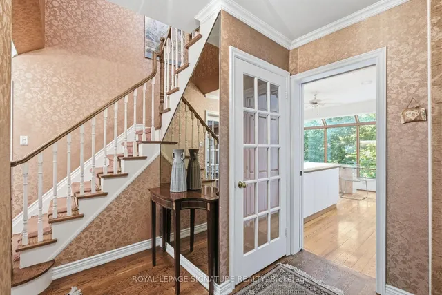 20 Wellesbourne Cres, Toronto 5