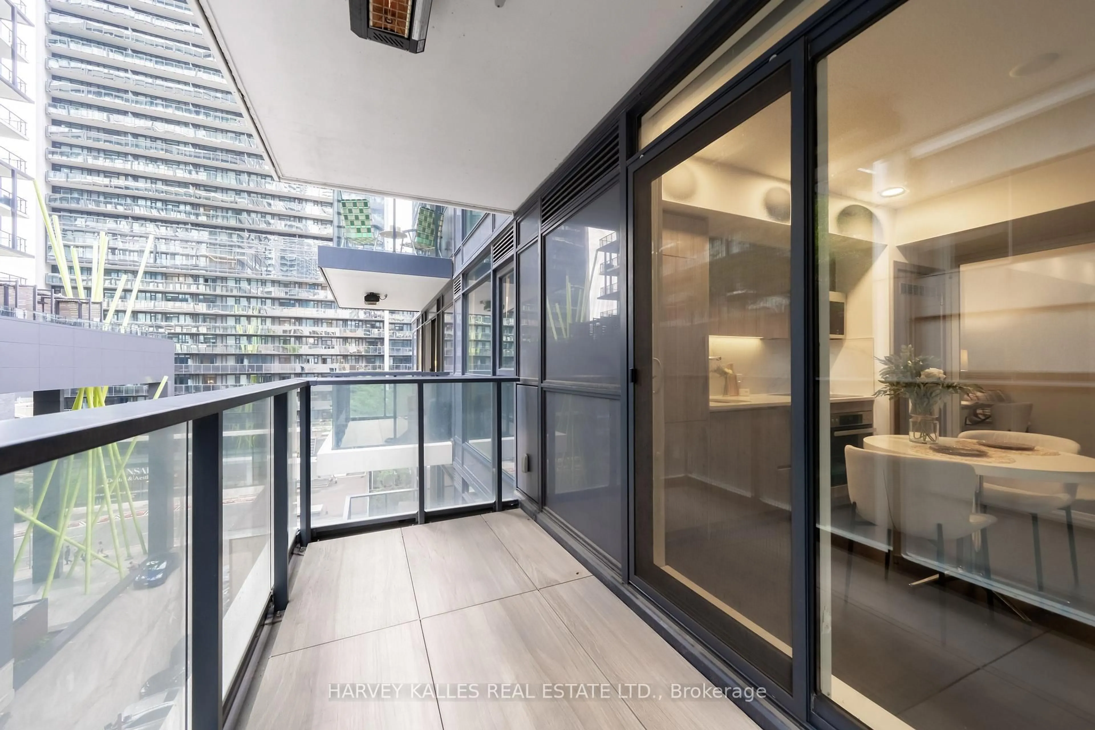 Indoor foyer for 38 Widmer St #710, Toronto Ontario M5V 2E9