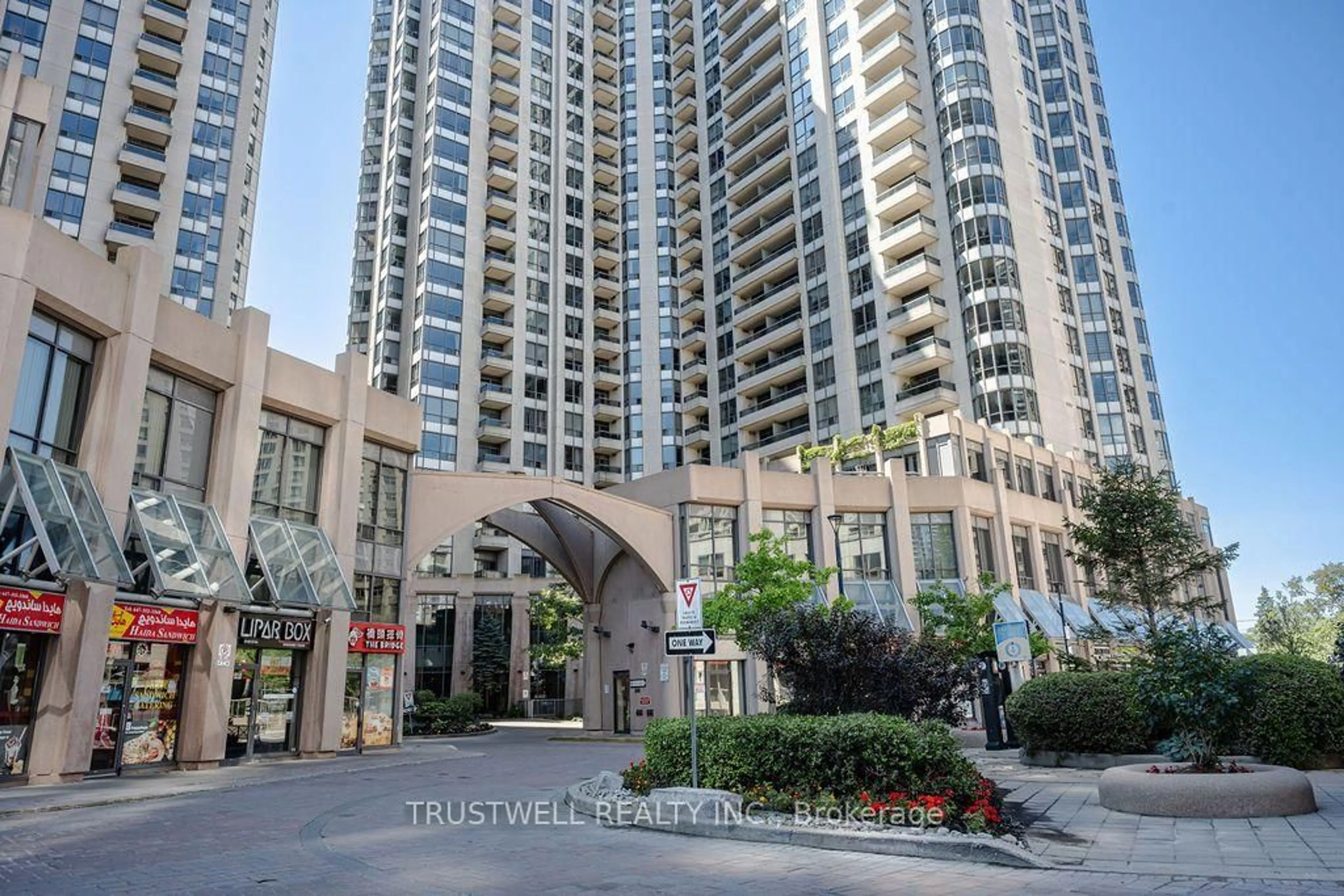 Indoor foyer for 5 Northtown Way #708, Toronto Ontario M2N 7A1