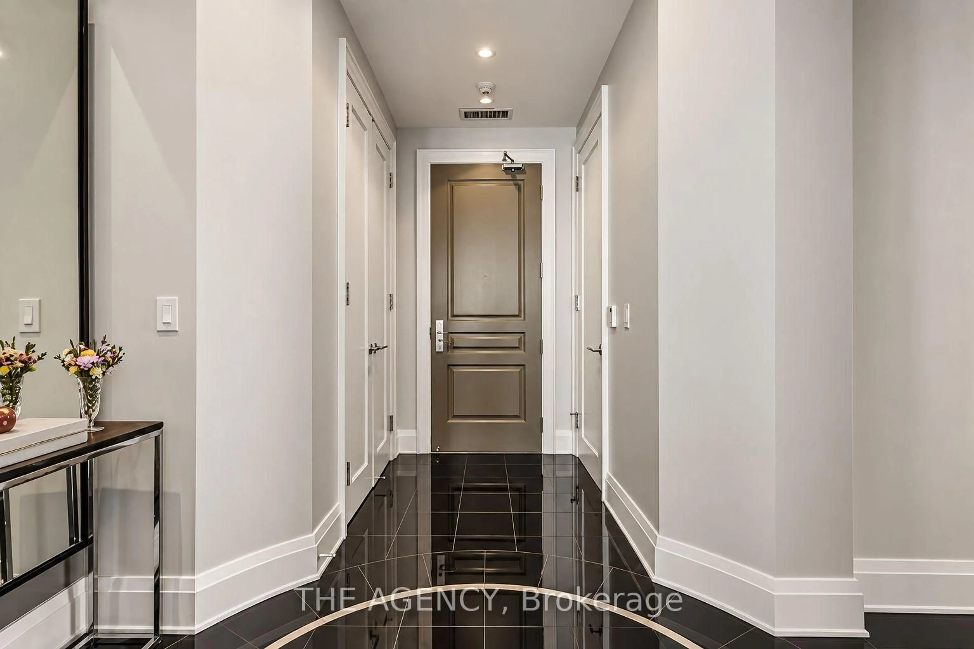 Indoor entryway for 80 Yorkville Ave #902, Toronto Ontario M5R 2C2