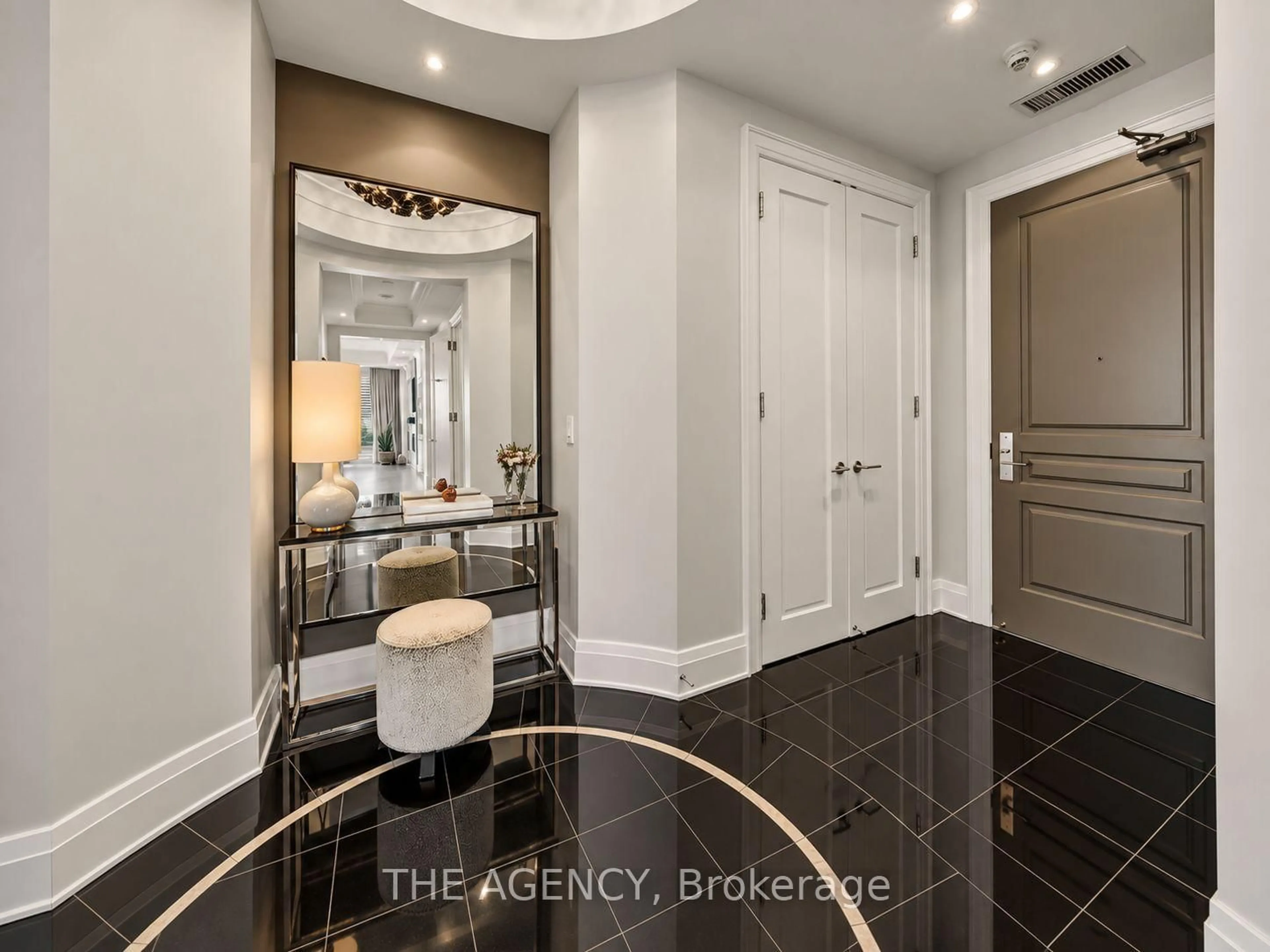 Indoor entryway for 80 Yorkville Ave #902, Toronto Ontario M5R 2C2