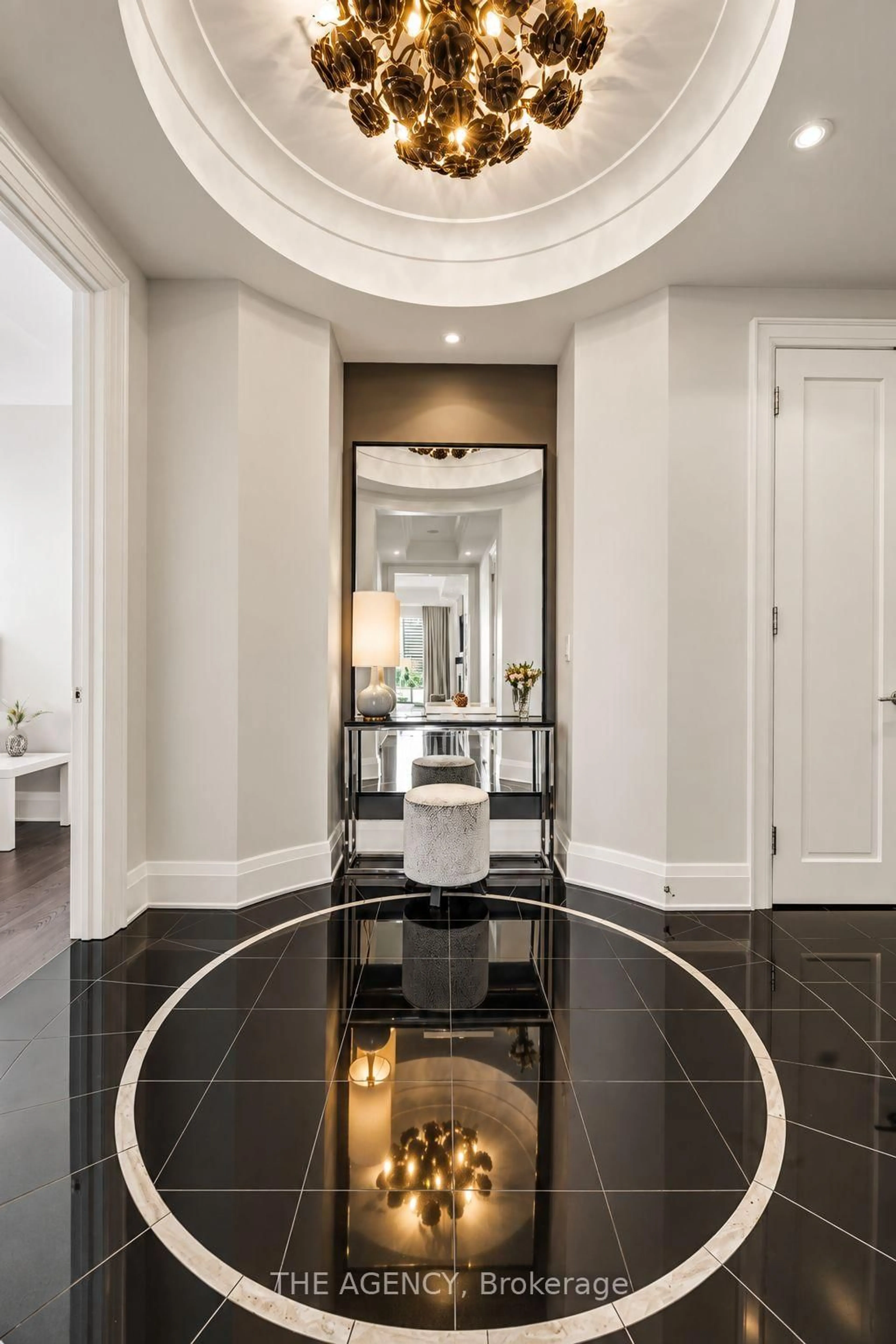 Indoor entryway for 80 Yorkville Ave #902, Toronto Ontario M5R 2C2