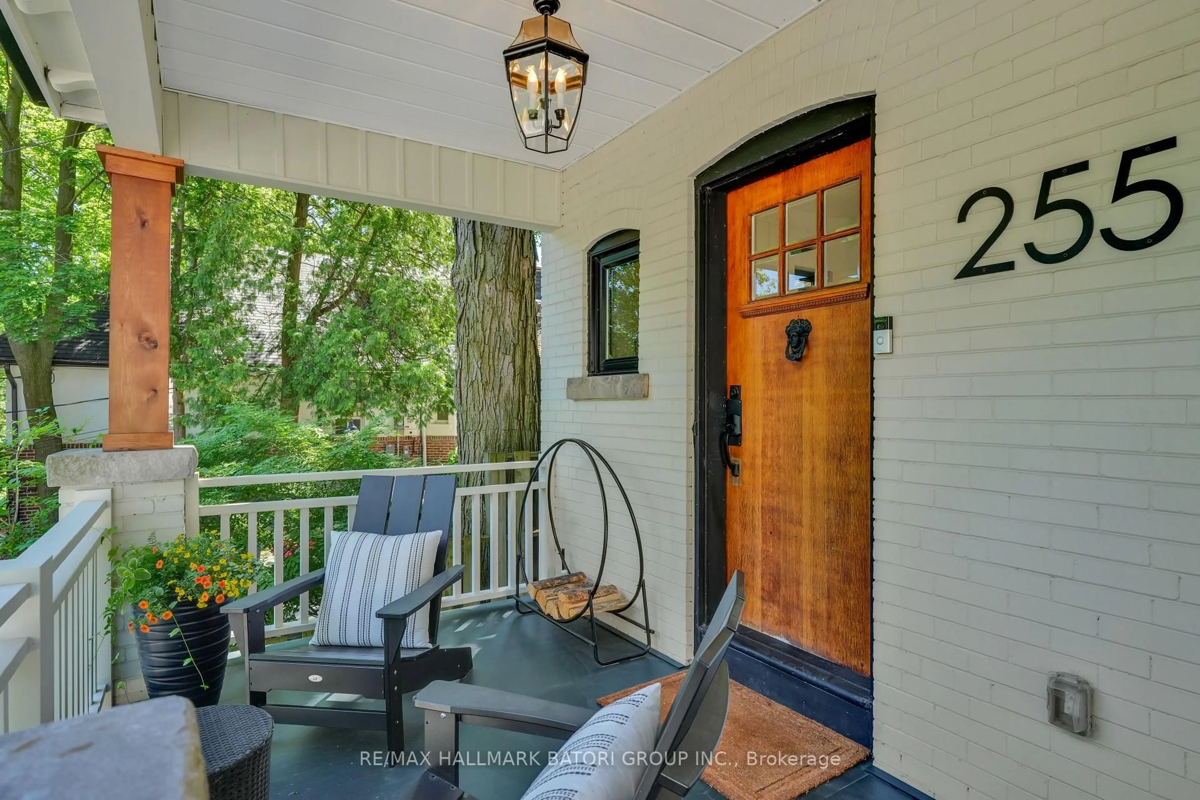 Indoor entryway for 255 Blythwood Rd, Toronto Ontario M4N 1A7
