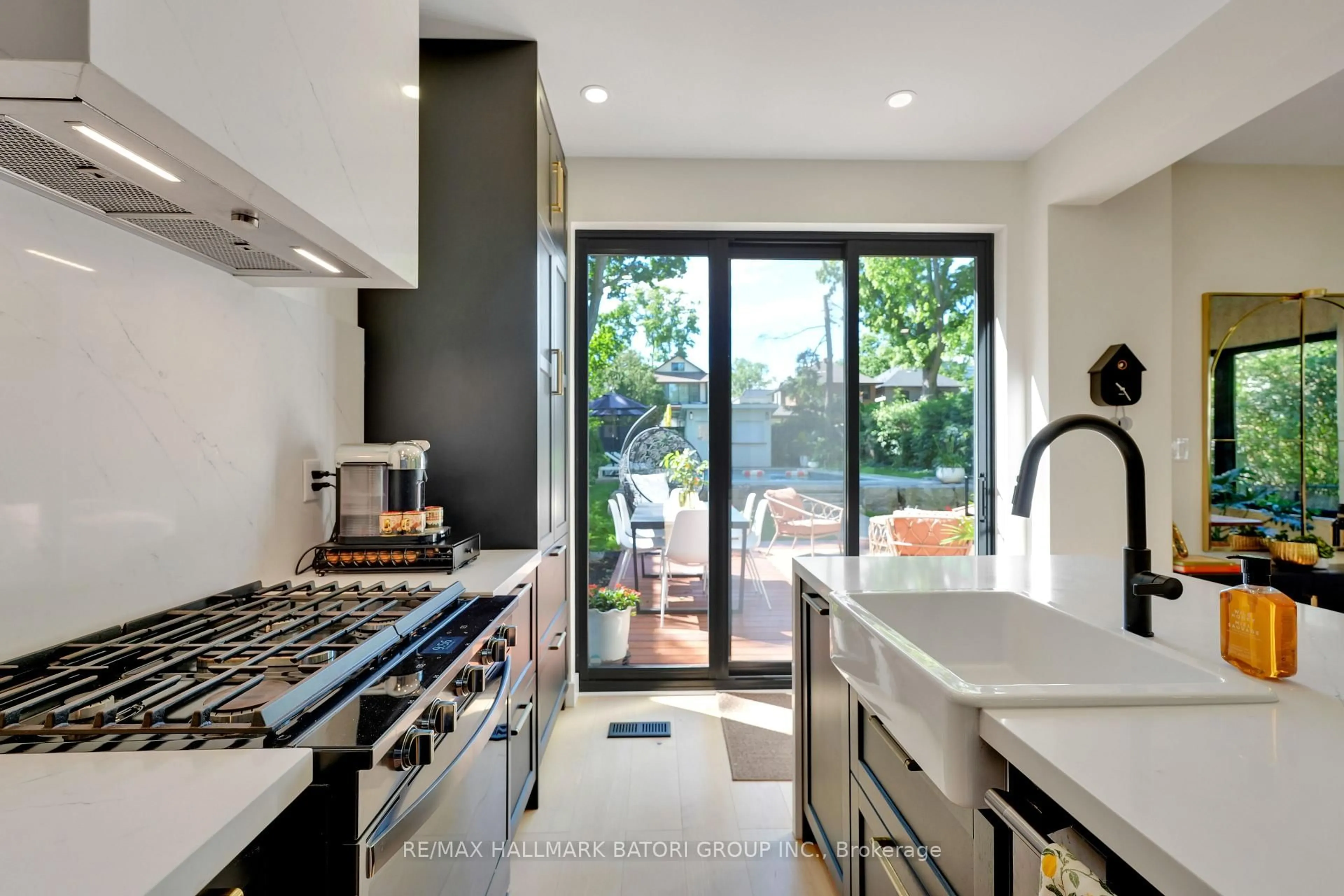 Contemporary kitchen, ceramic/tile floor for 255 Blythwood Rd, Toronto Ontario M4N 1A7