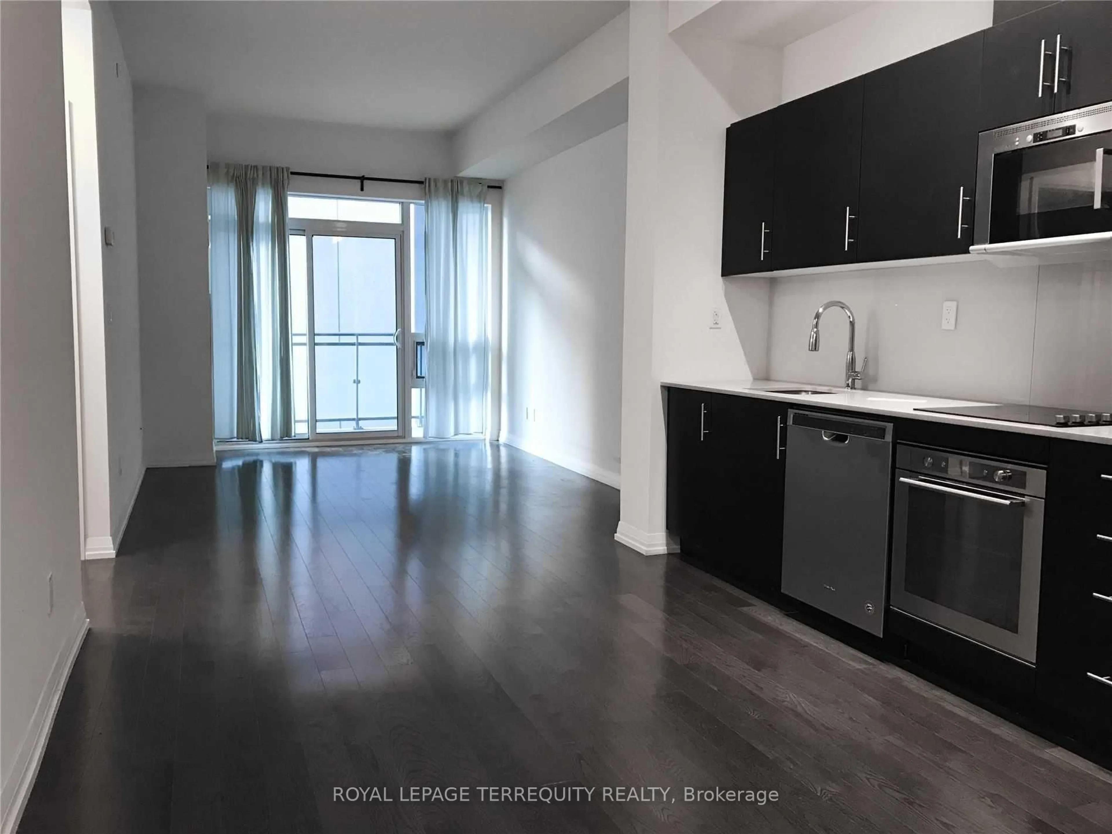 A pic of a room for 460 Adelaide St #801, Toronto Ontario M5A 0E7