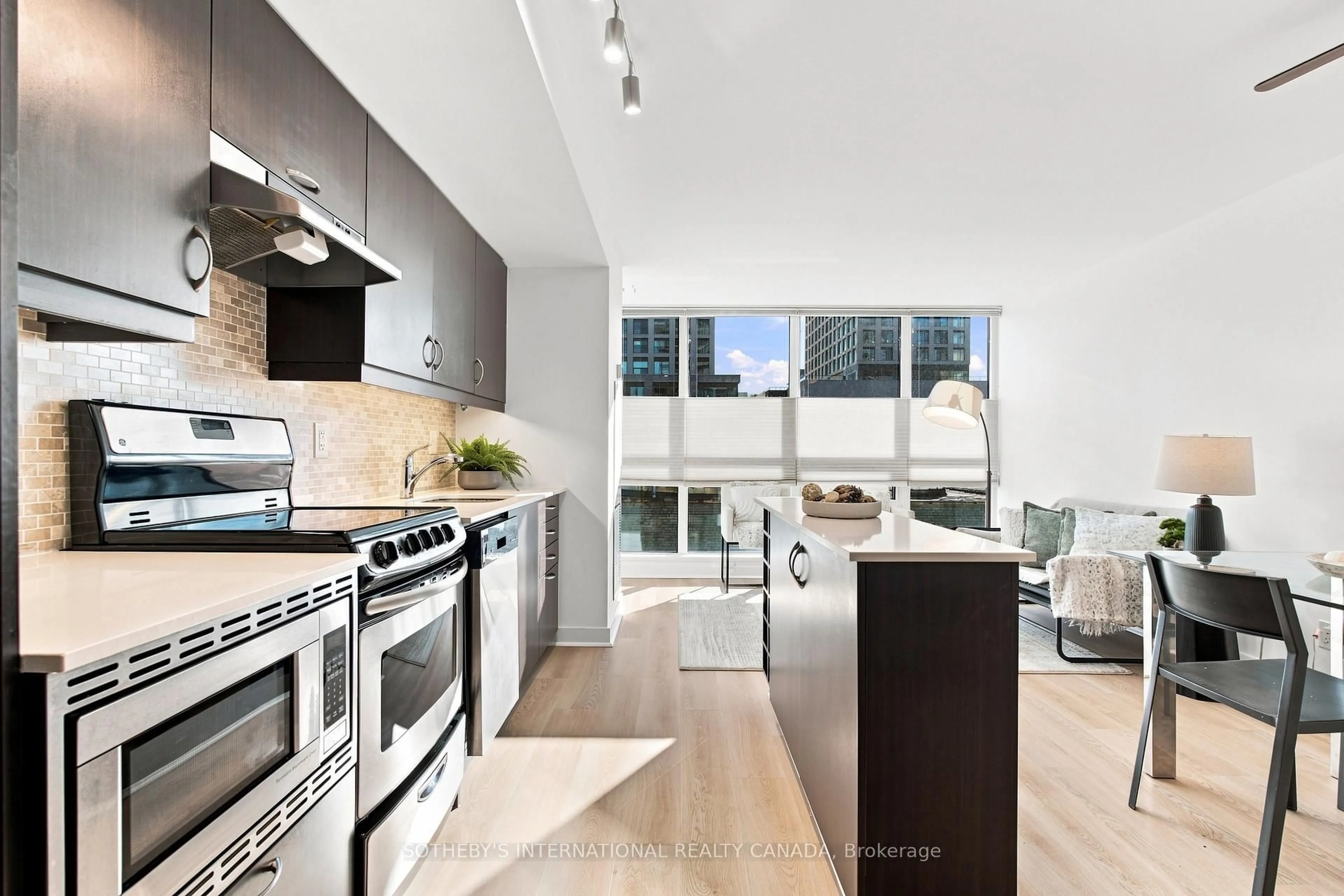 Contemporary kitchen, unknown for 320 Richmond St #316, Toronto Ontario M5A 1P9