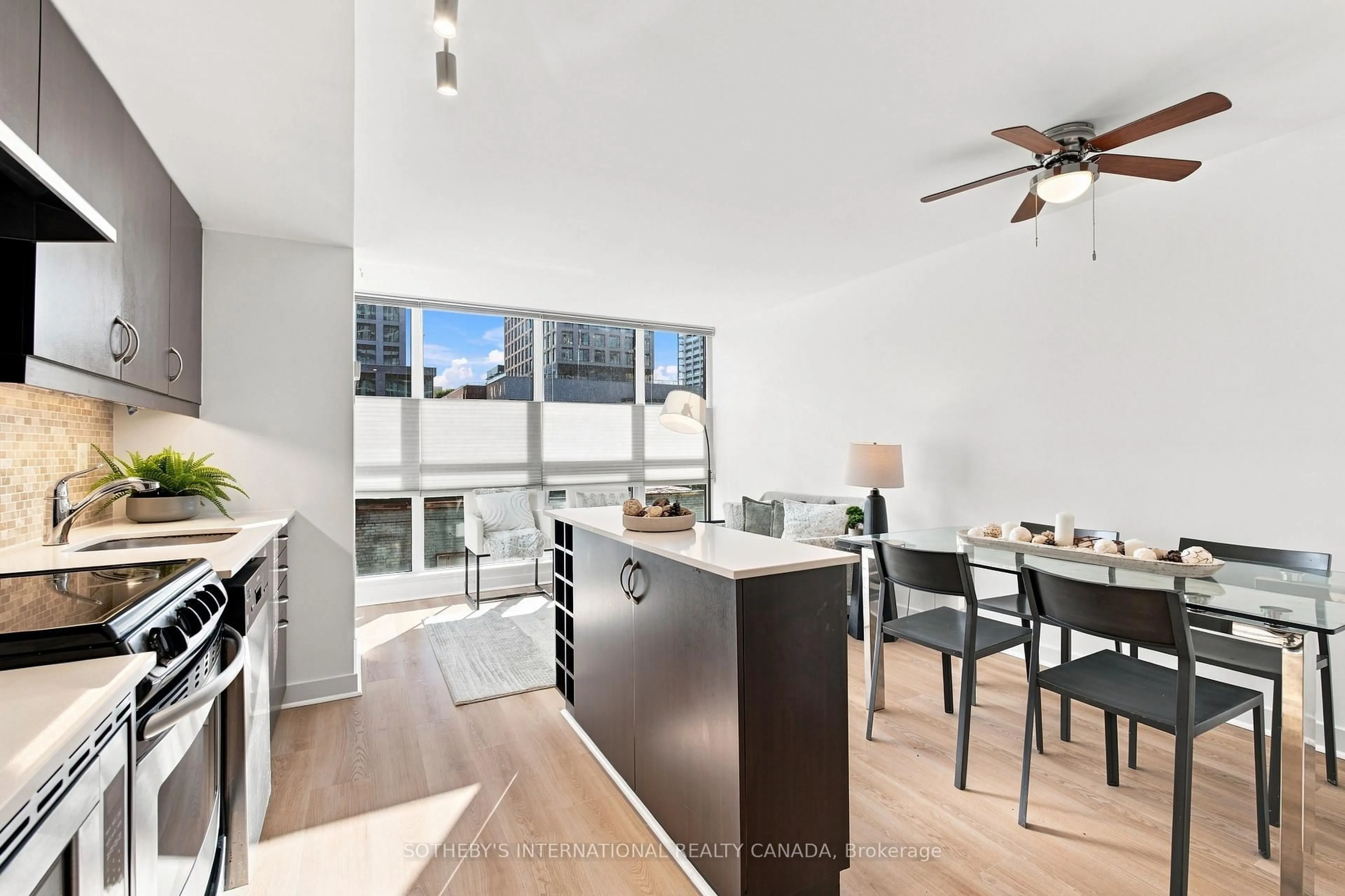 Open concept kitchen, unknown for 320 Richmond St #316, Toronto Ontario M5A 1P9
