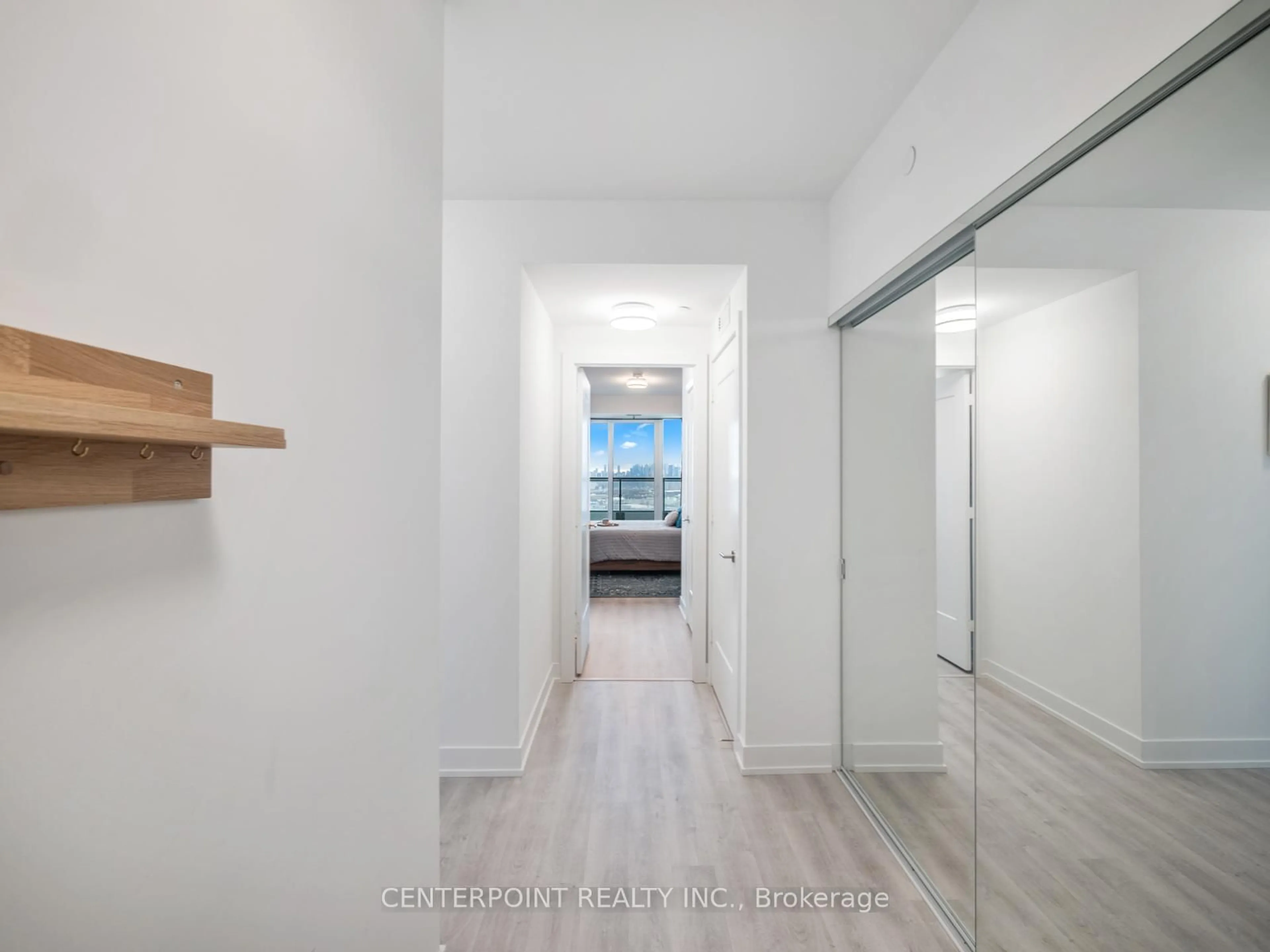 Indoor entryway for 20 Inn On The Park Dr #2132, Toronto Ontario M3C 0P8