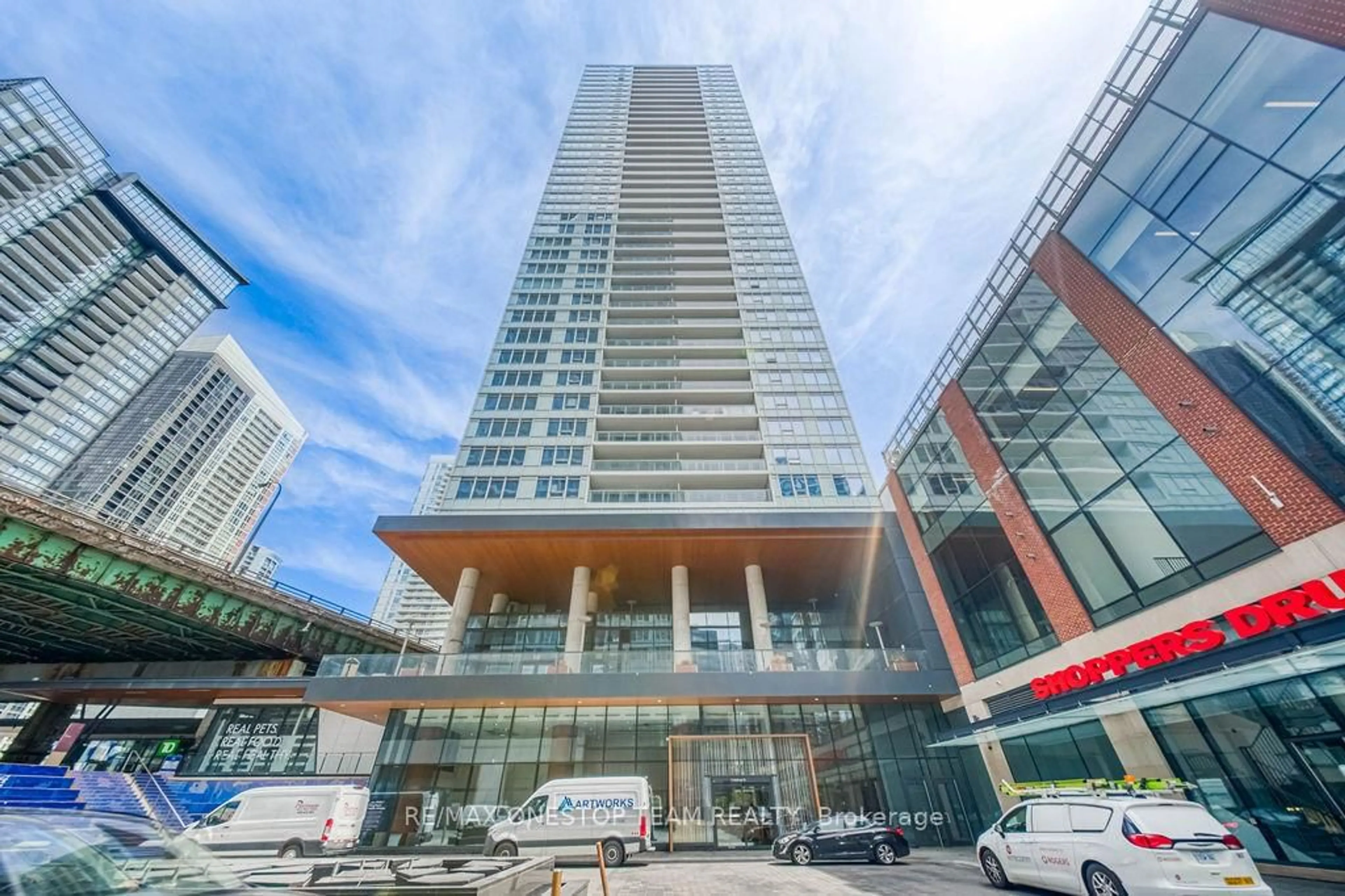 Indoor foyer for 17 Bathurst St #1510, Toronto Ontario M5V 0N1