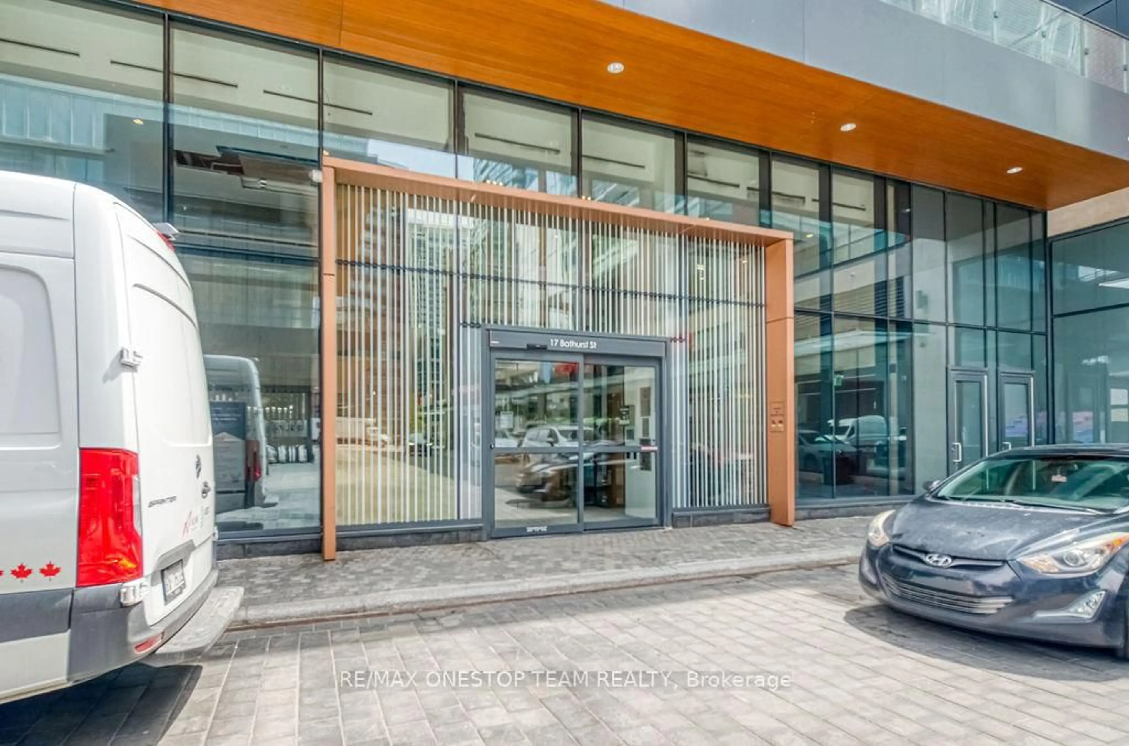 Indoor foyer for 17 Bathurst St #1510, Toronto Ontario M5V 0N1