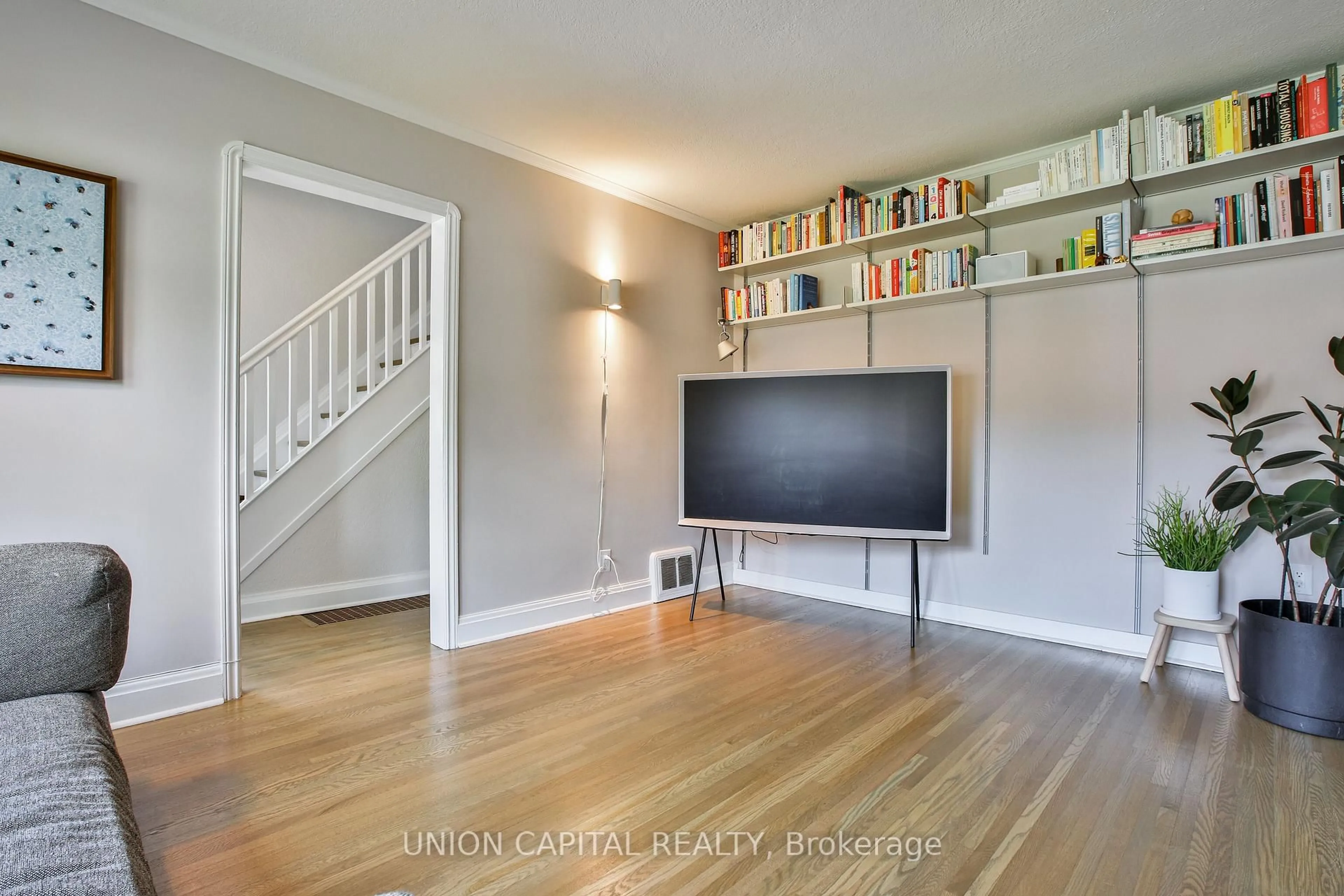 Unknown for 81 Thursfield Cres, Toronto Ontario M4G 2N4