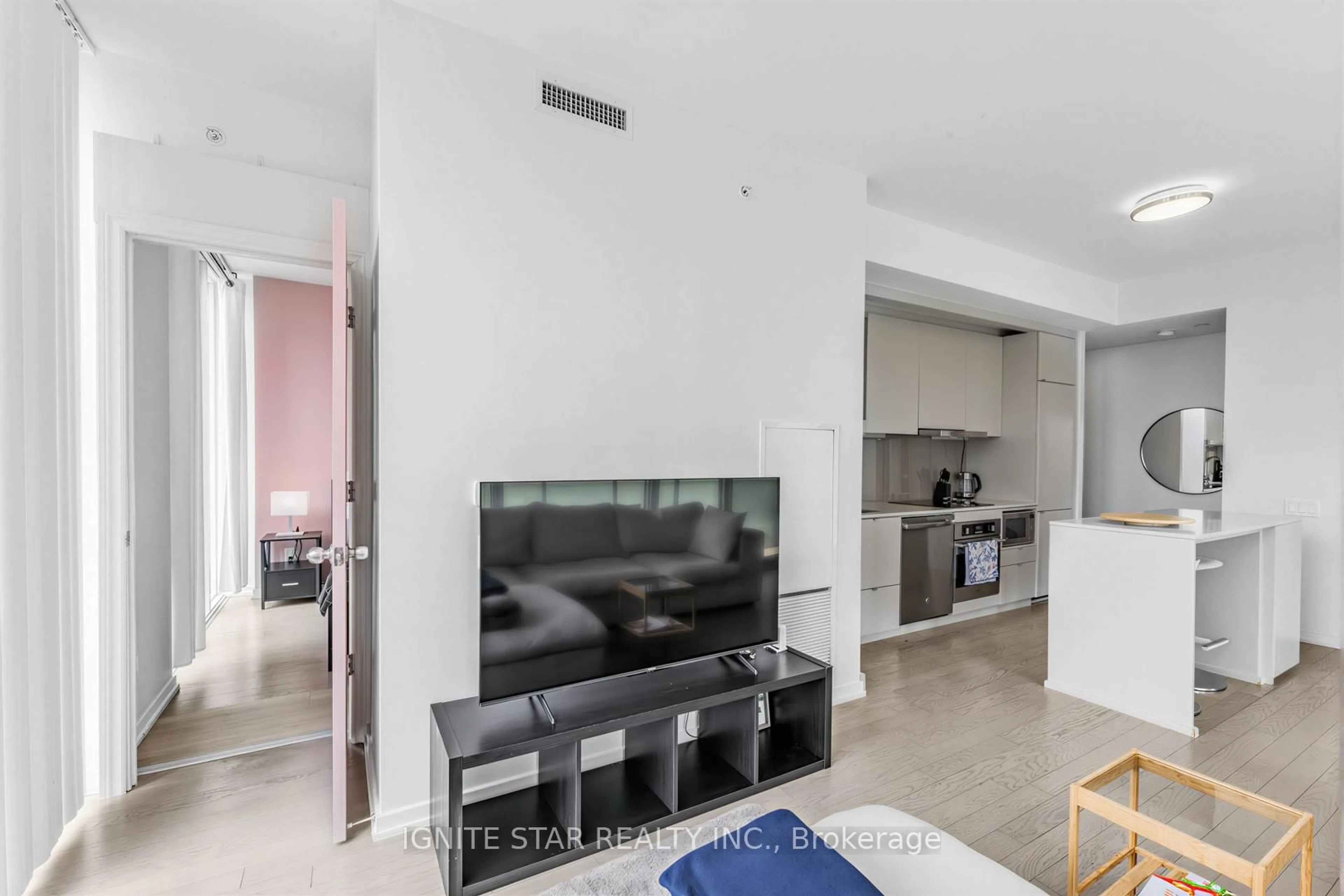 Unknown for 101 Peter St #1509, Toronto Ontario M5V 0G6