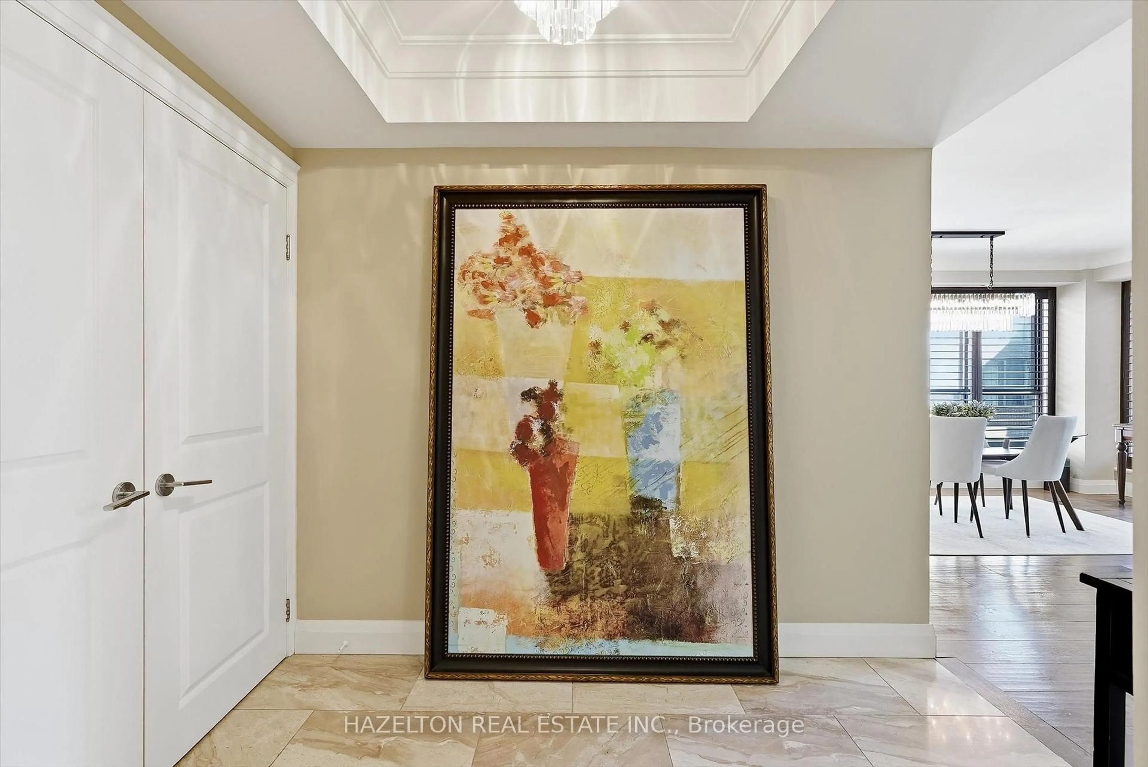 Indoor entryway for 164 Cumberland St #608, Toronto Ontario M5R 1A8