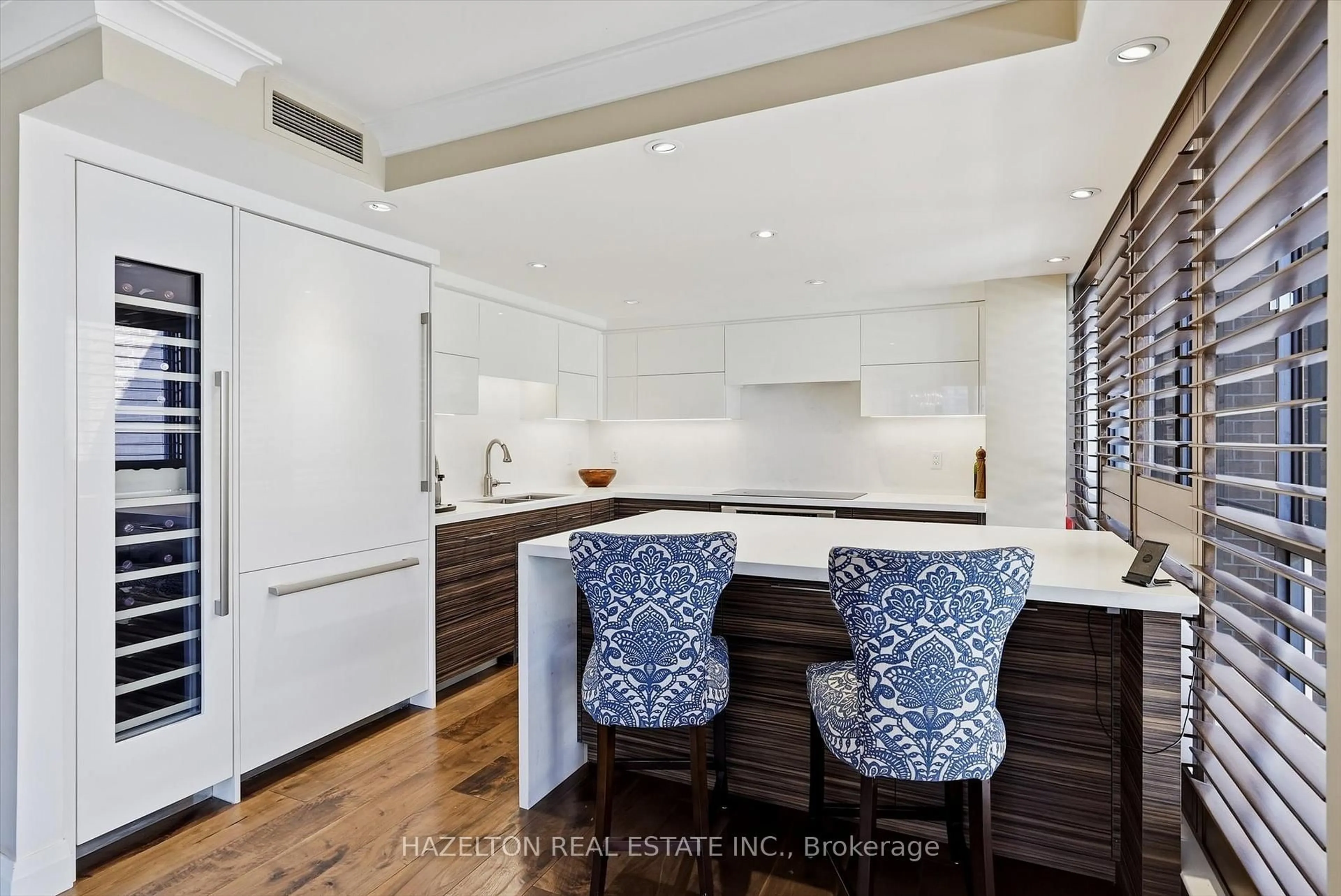Contemporary kitchen, unknown for 164 Cumberland St #608, Toronto Ontario M5R 1A8