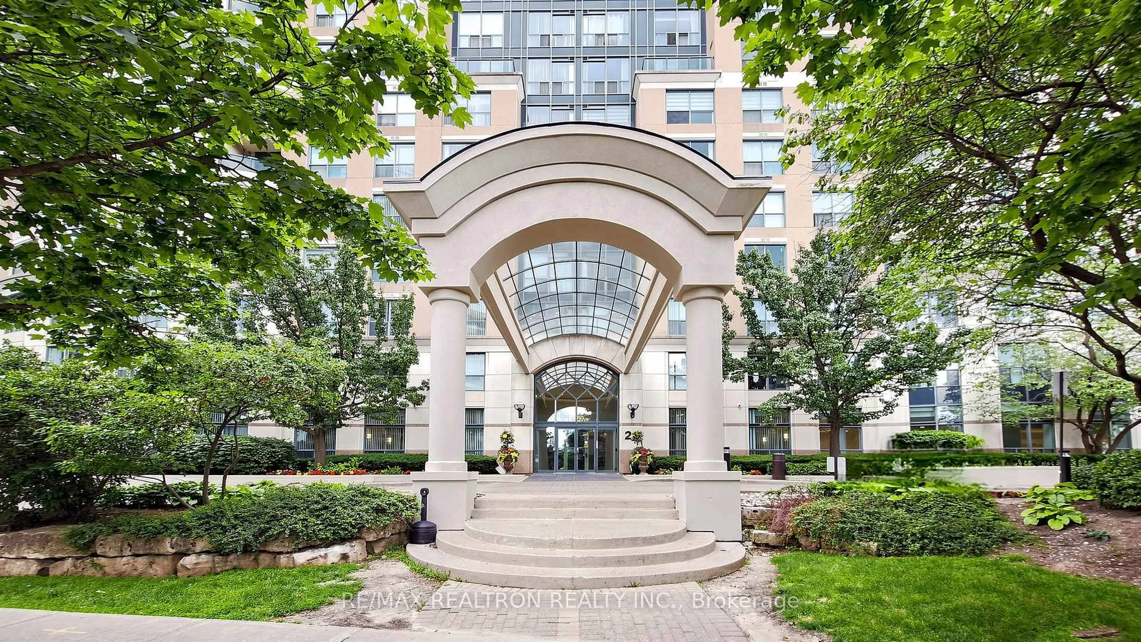 Indoor foyer for 23 Lorraine Dr #502, Toronto Ontario M2N 6Z6