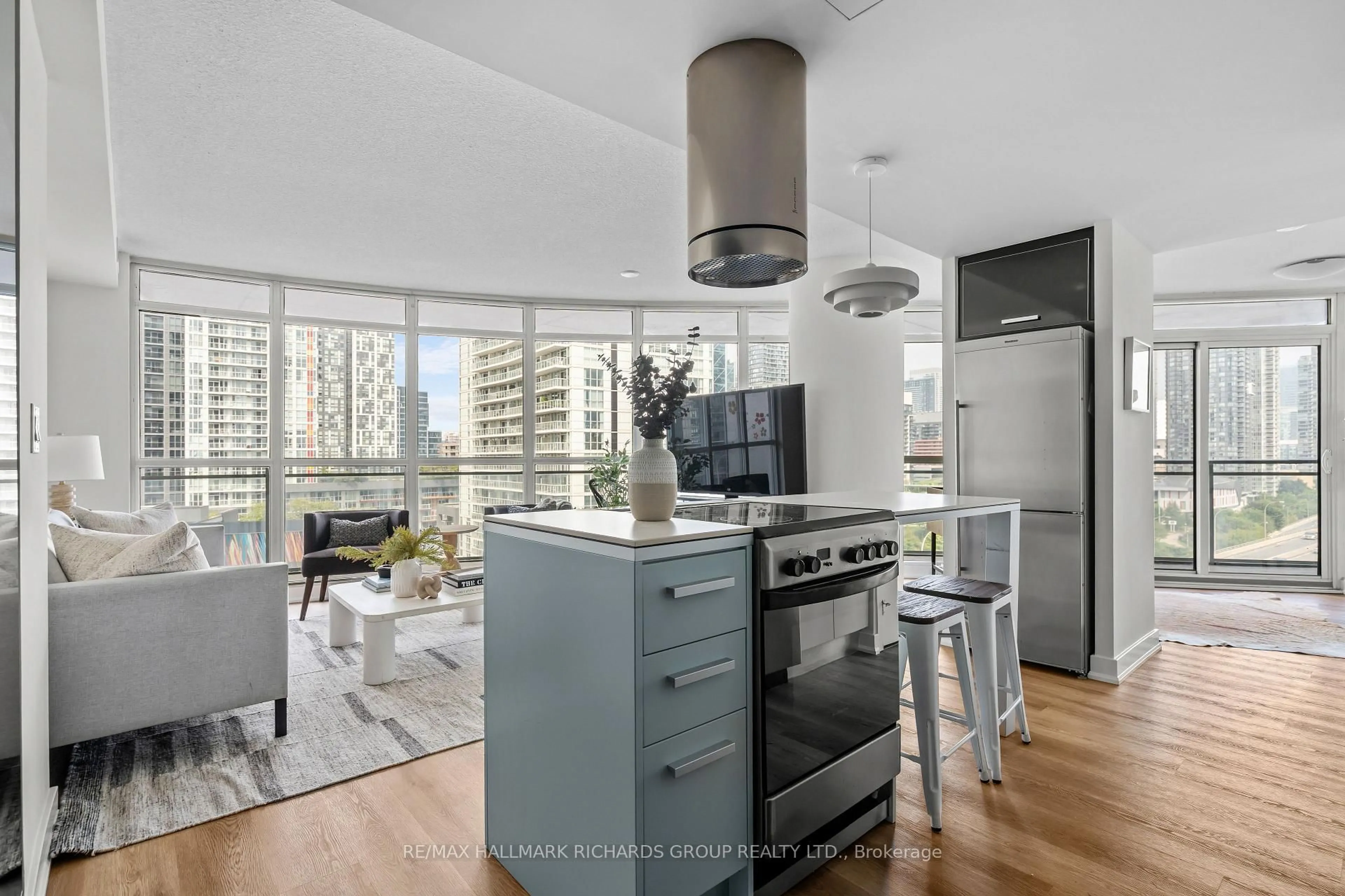 Open concept kitchen, unknown for 38 Dan Leckie Way #1208, Toronto Ontario M5V 2V6