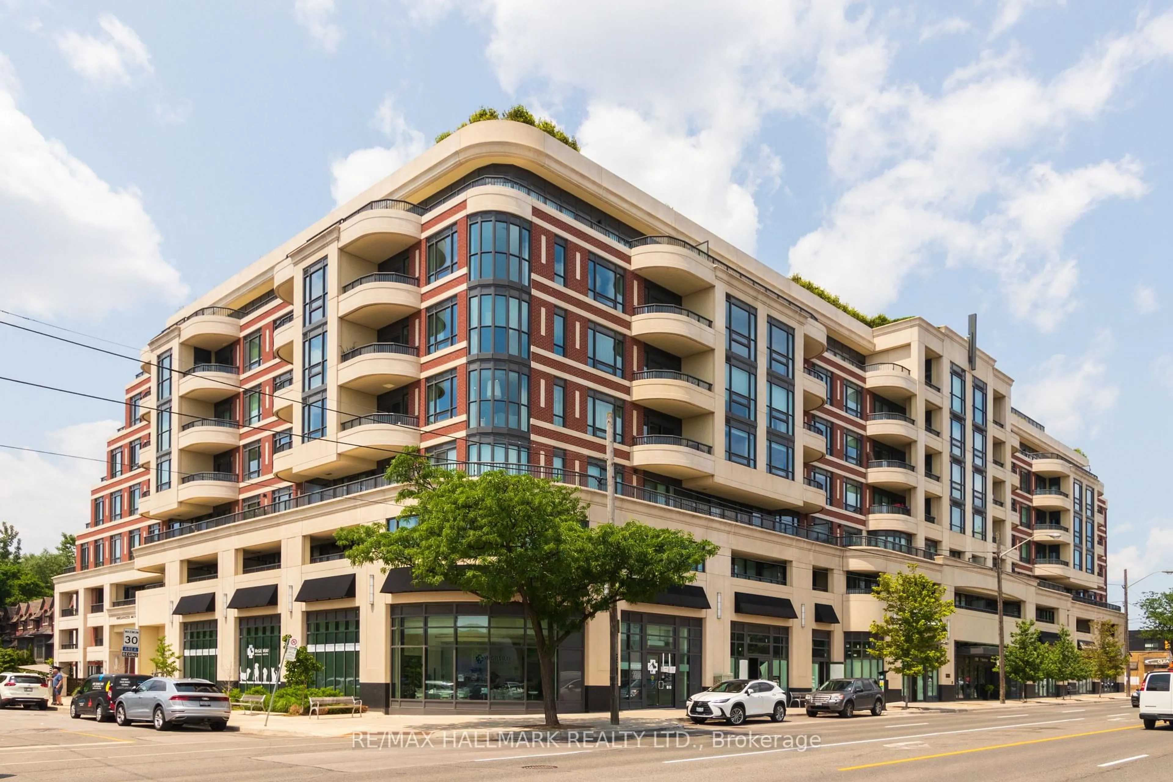 Patio, building for 1700 Avenue Rd #406, Toronto Ontario M5M 3Y4