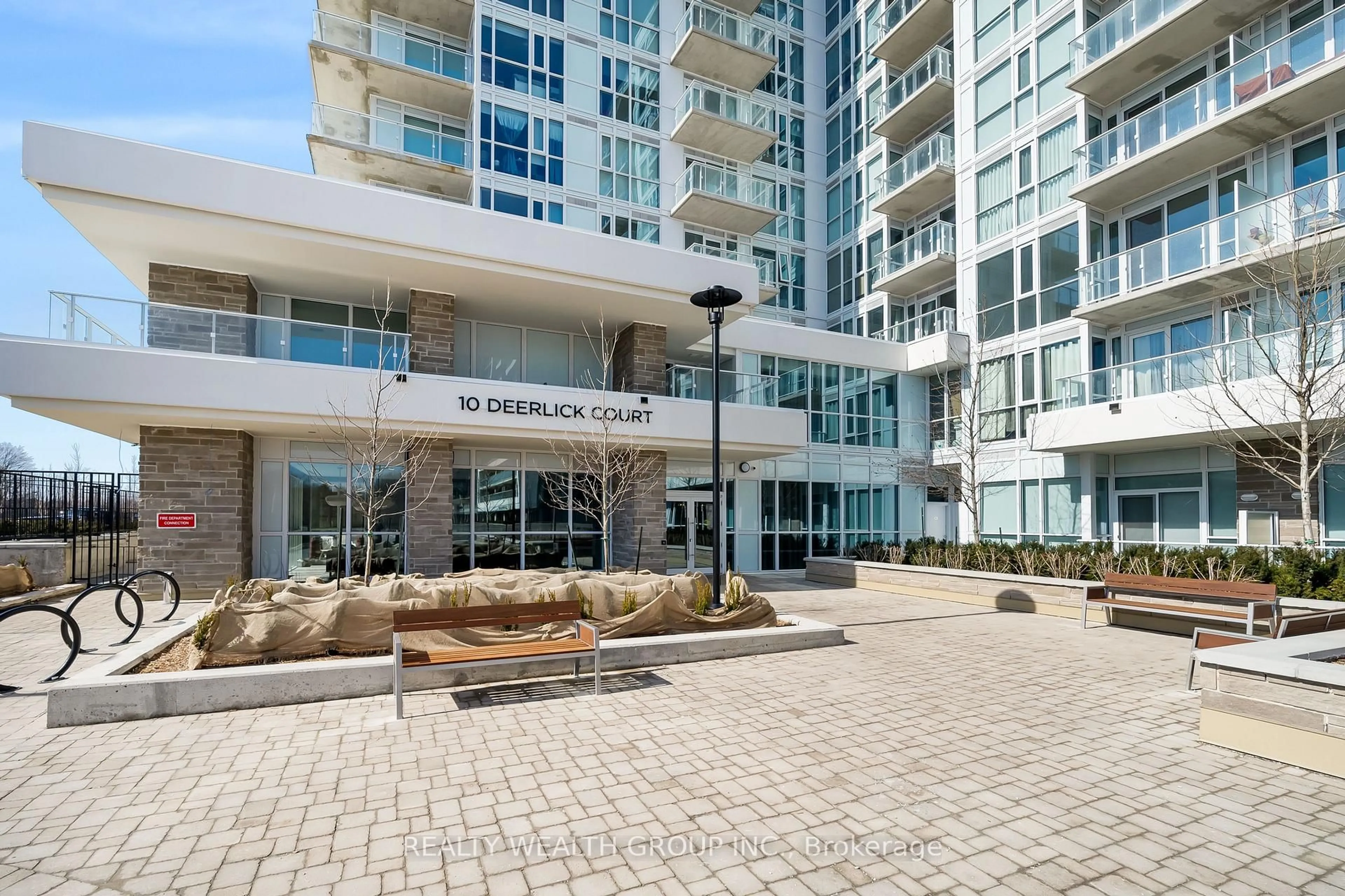 Indoor foyer for 10 Deerlick Crt #2101, Toronto Ontario M6A 0A7