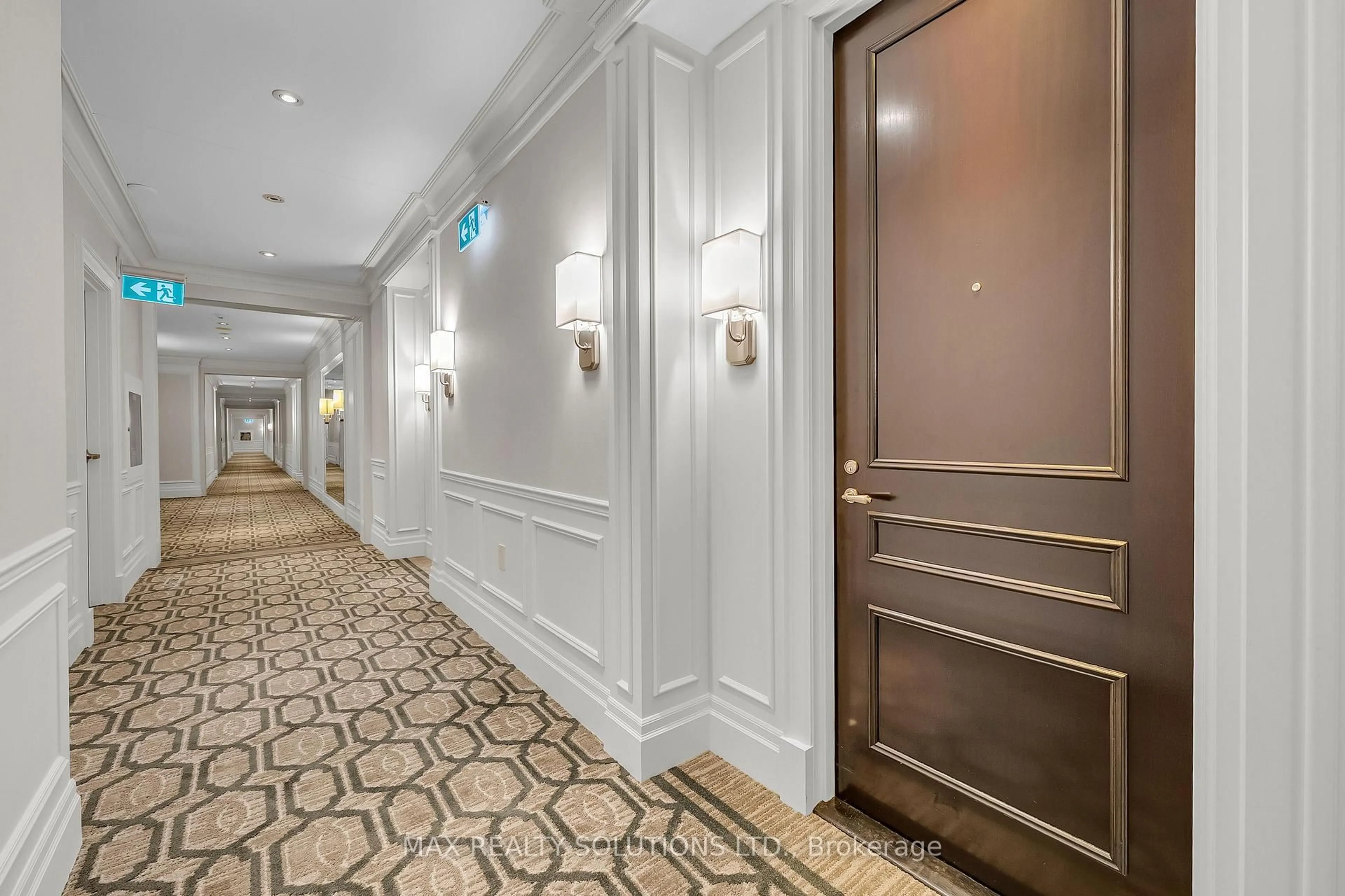 Indoor foyer for 20 Burkebrook Pl #319, Toronto Ontario M4G 0A1