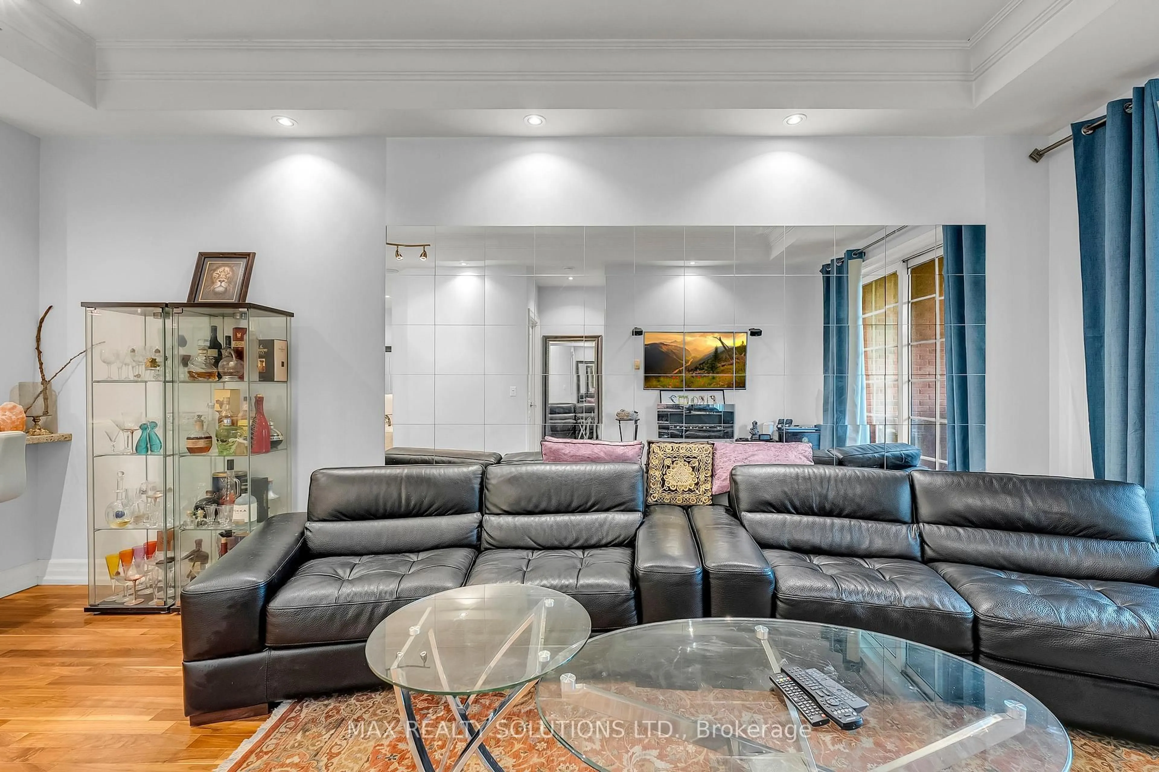 Living room with furniture, unknown for 20 Burkebrook Pl #319, Toronto Ontario M4G 0A1
