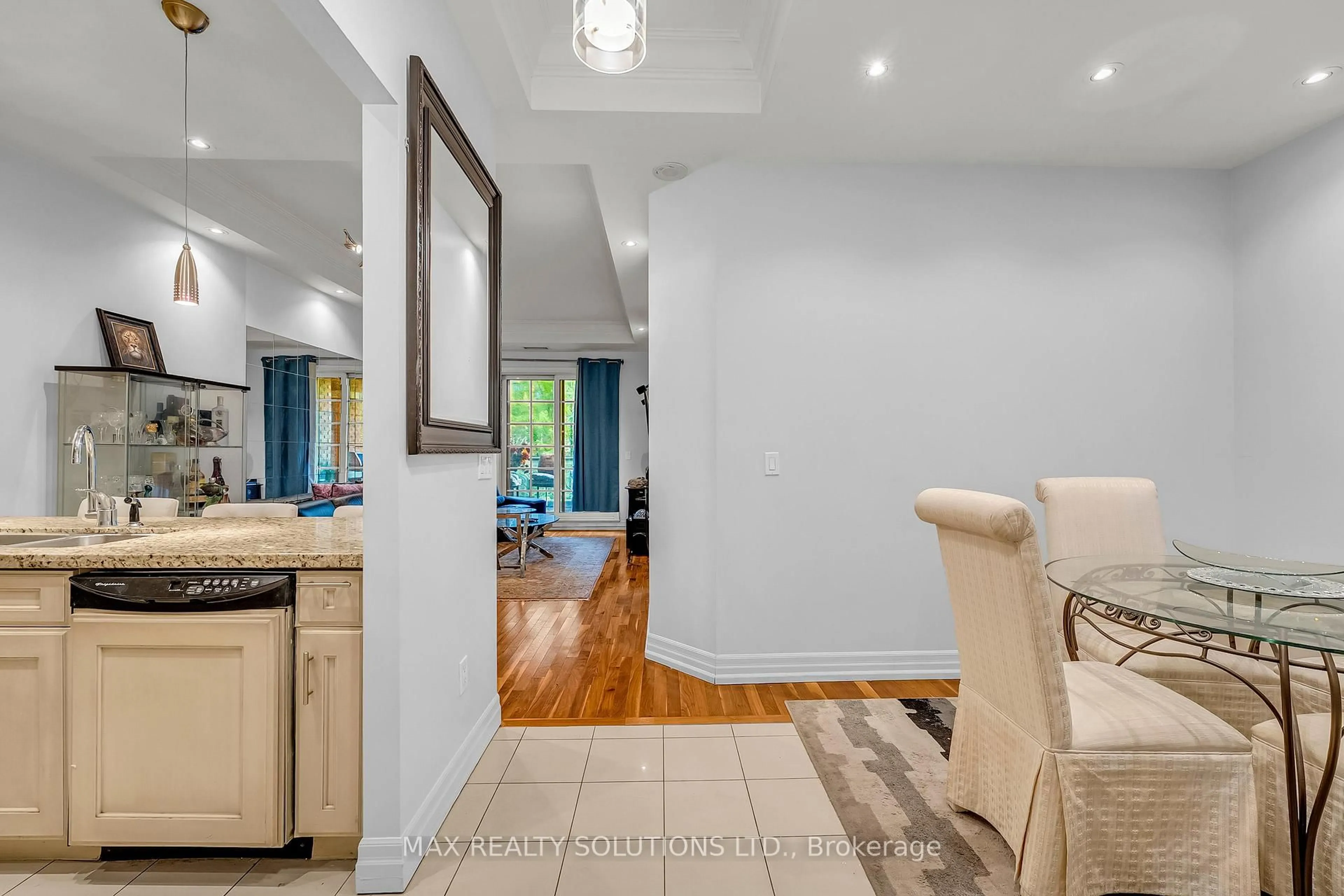 Unknown for 20 Burkebrook Pl #319, Toronto Ontario M4G 0A1