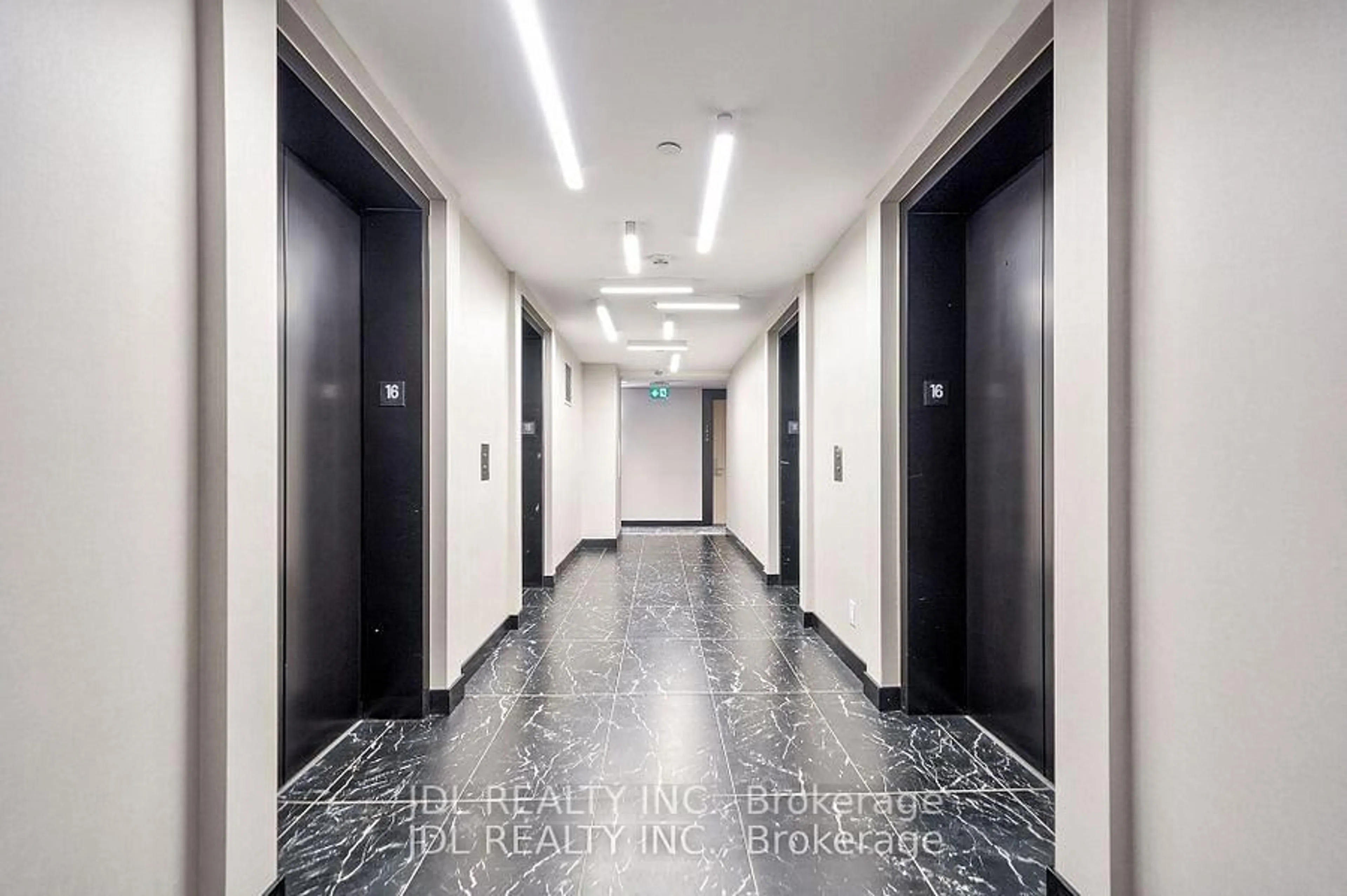 Indoor foyer for 395 Bloor St #1608, Toronto Ontario M4W 0B4