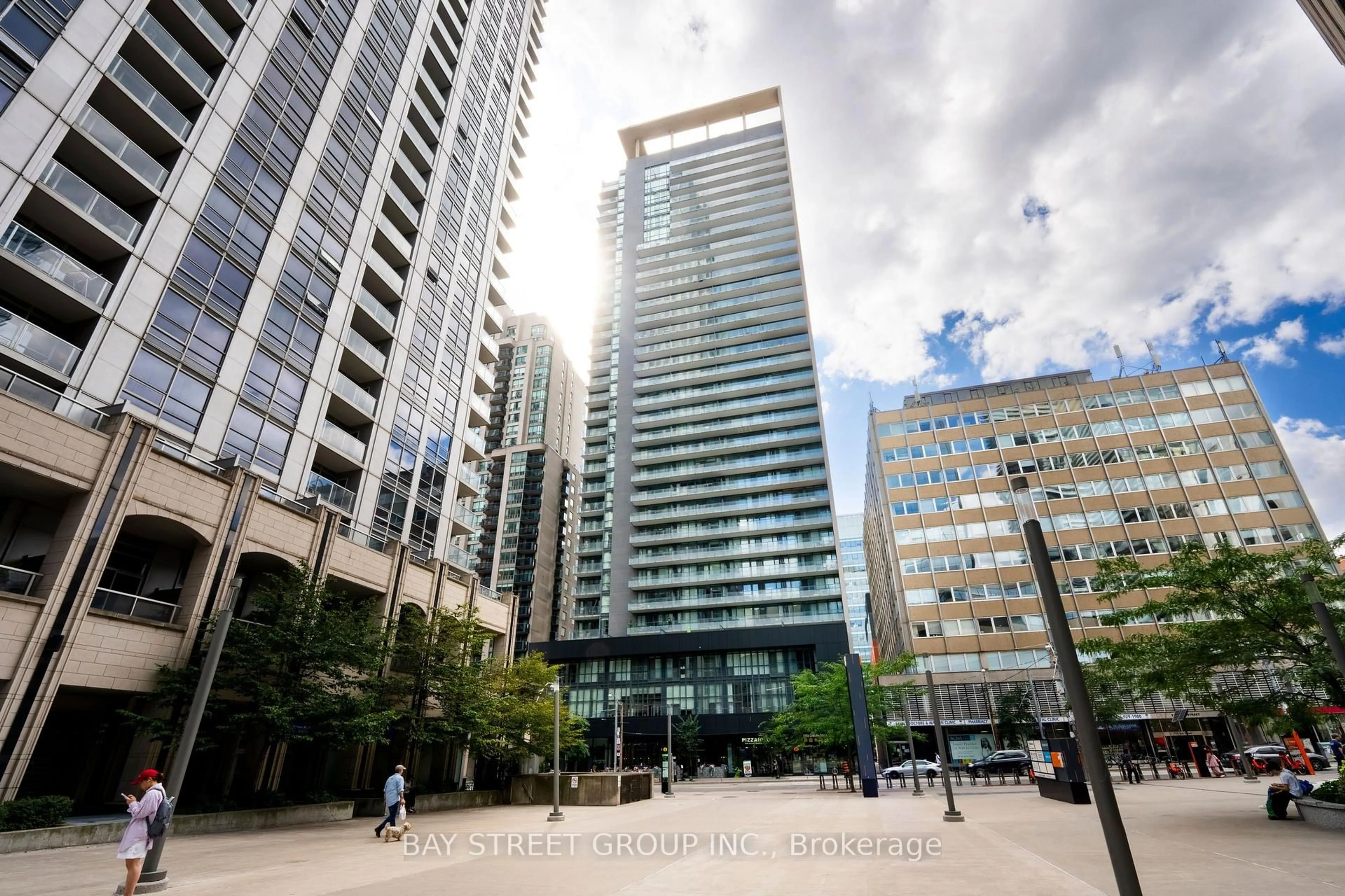 Unknown for 770 Bay St #709, Toronto Ontario M5G 0A6