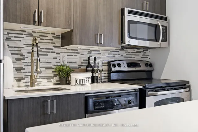 801 Sheppard Ave #701, Toronto 5