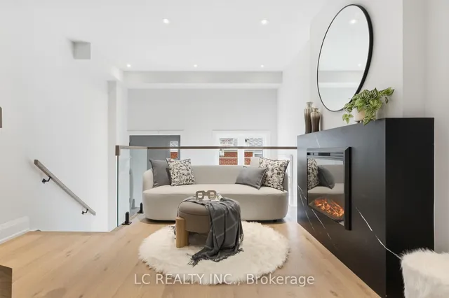 241 Finch Ave #A03, Toronto 5