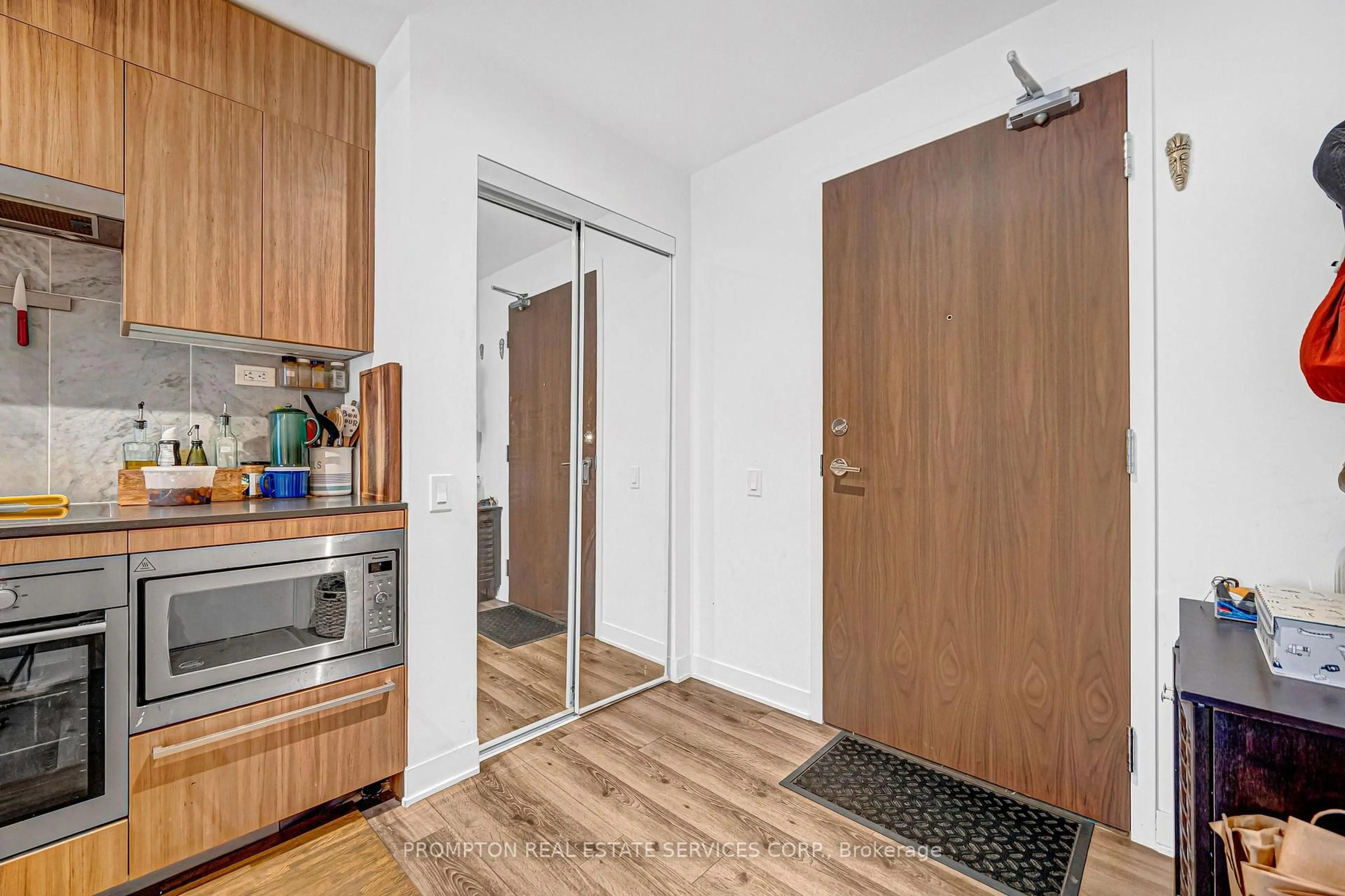 Unknown for 90 Queens Wharf Rd #208, Toronto Ontario M5V 0E6