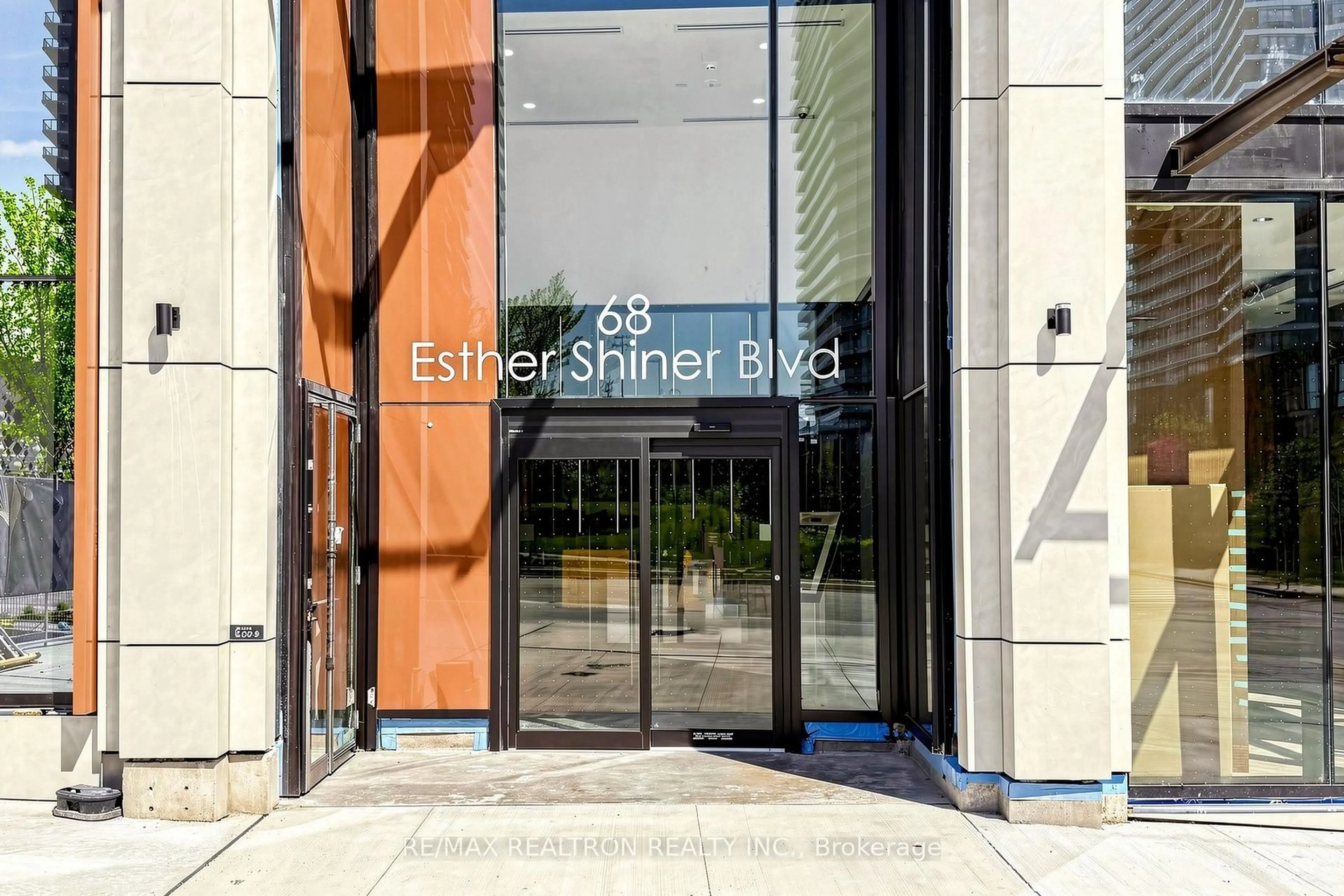 Indoor entryway for 68 Esther Shiner Blvd #1102, Toronto Ontario M2K 0J6