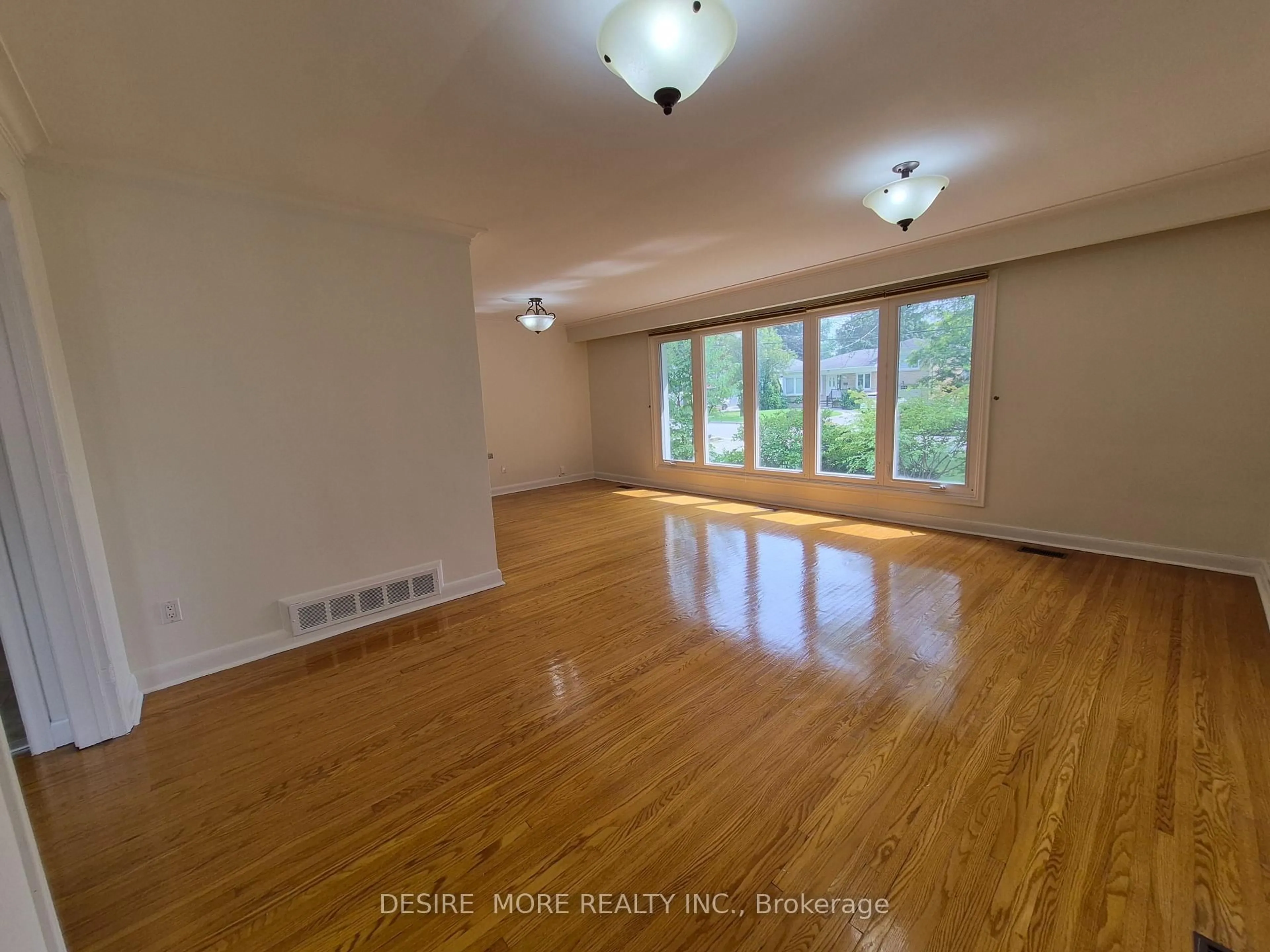 A pic of a room for 288 Betty Ann Dr, Toronto Ontario M2R 1B1