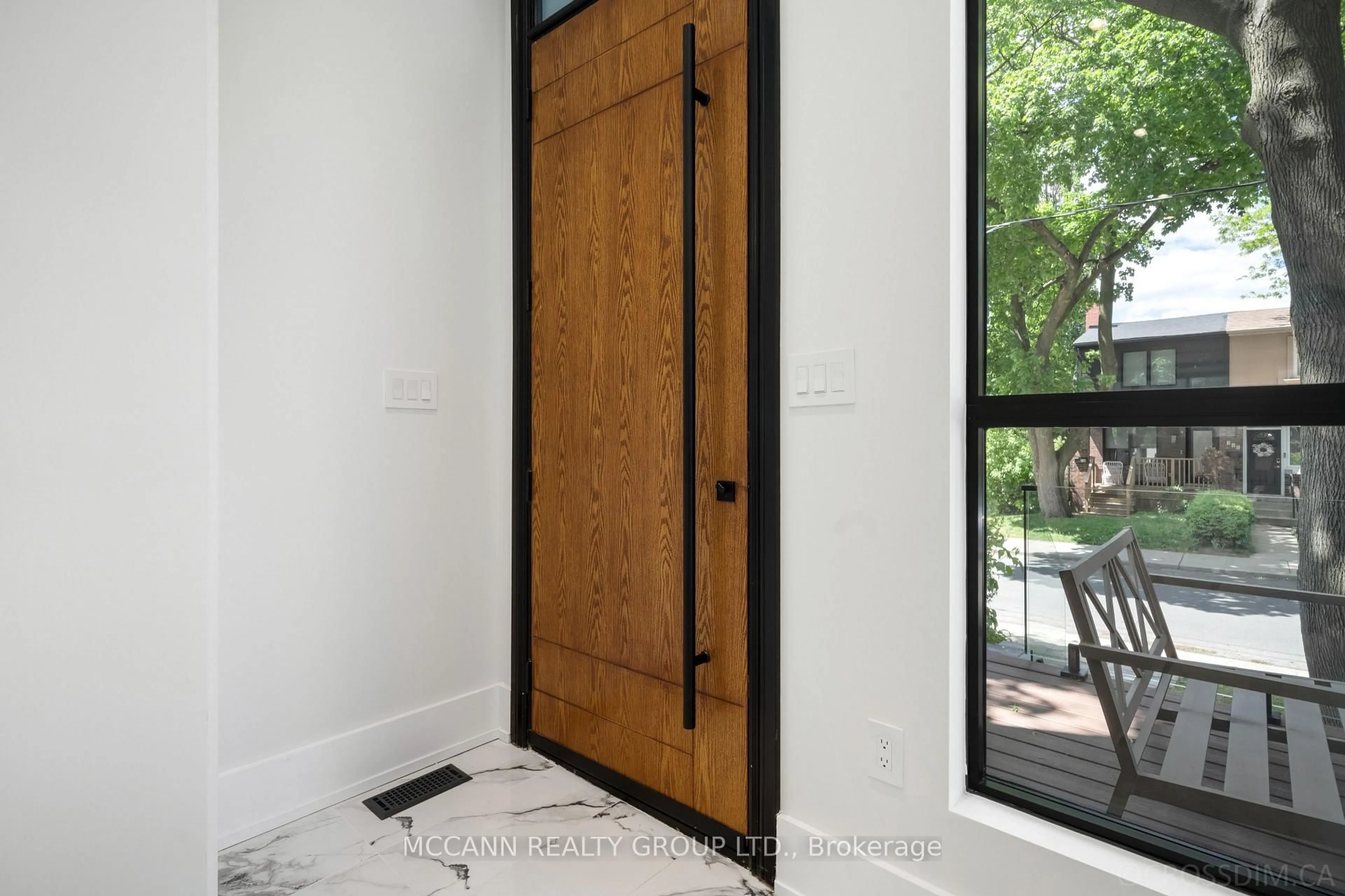 Indoor entryway for 311 Wychwood Ave, Toronto Ontario M6C 2T6