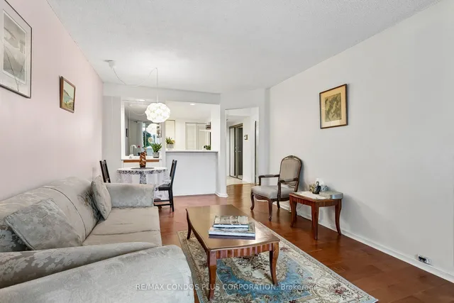 15 Maitland Pl #204, Toronto 5