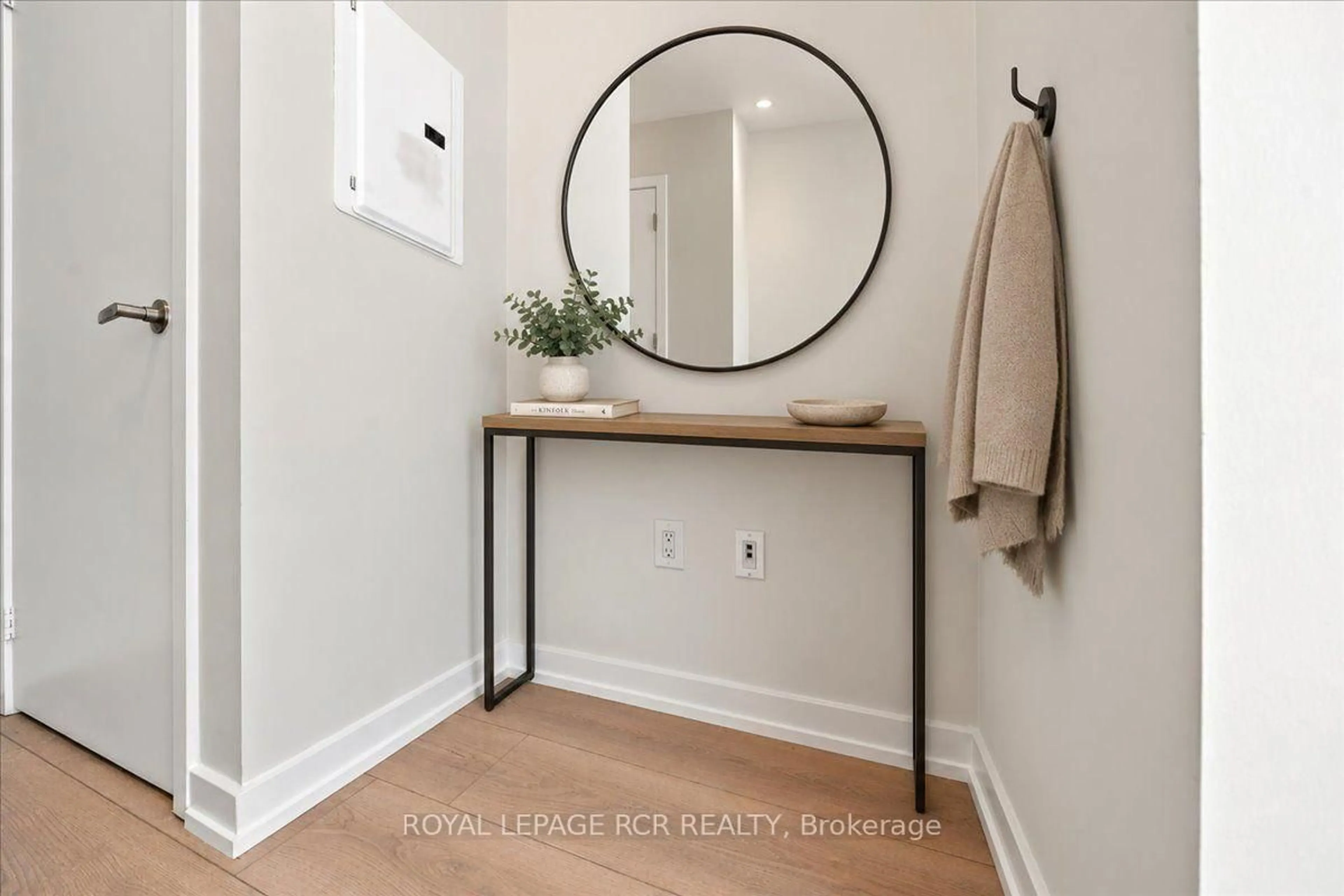 Indoor entryway for 25 Capreol Crt #3807, Toronto Ontario M5V 3Z7