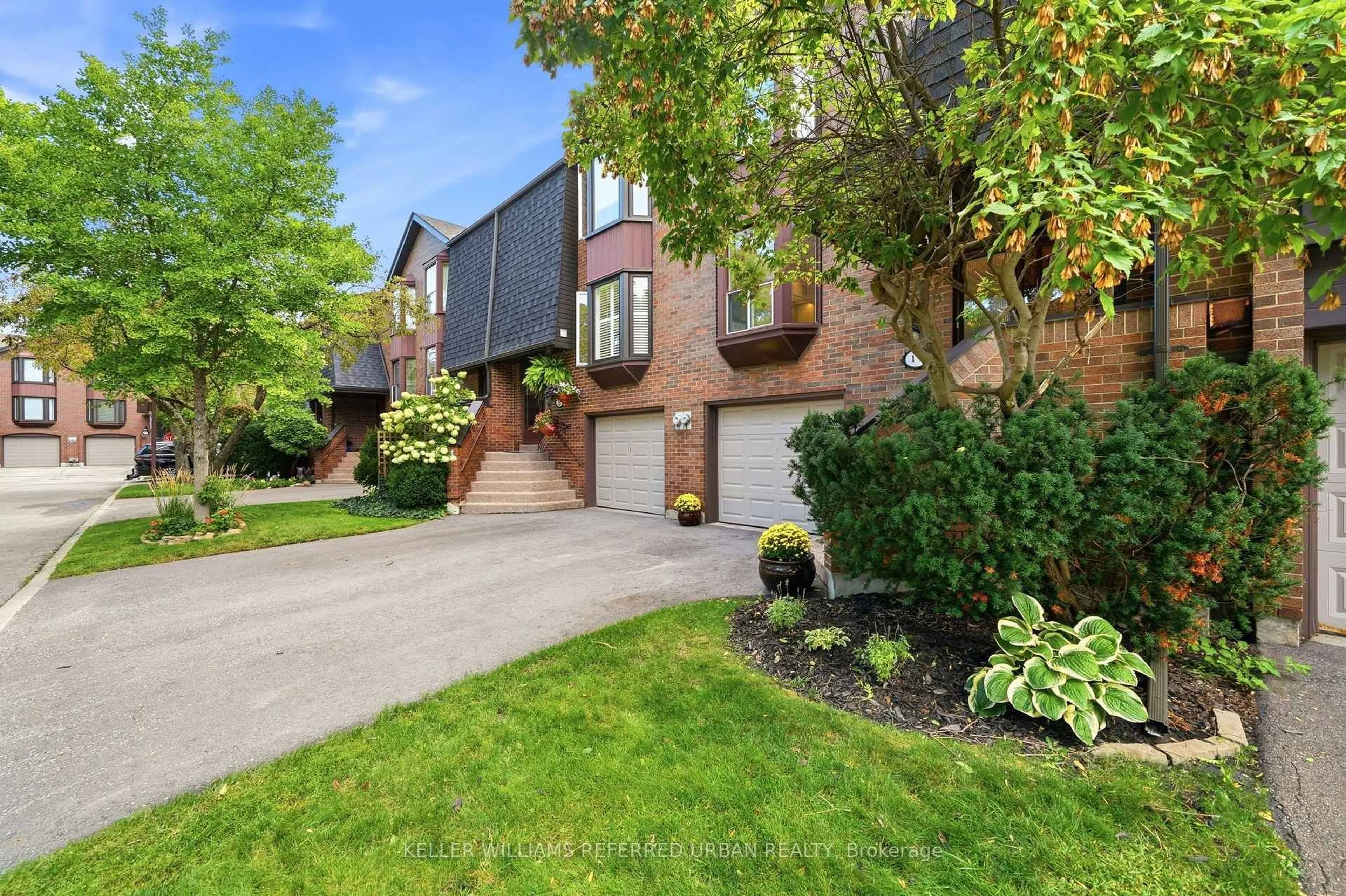 Home with brick exterior material, street for 11 Gypsy Roseway, Toronto Ontario M2N 5Y8