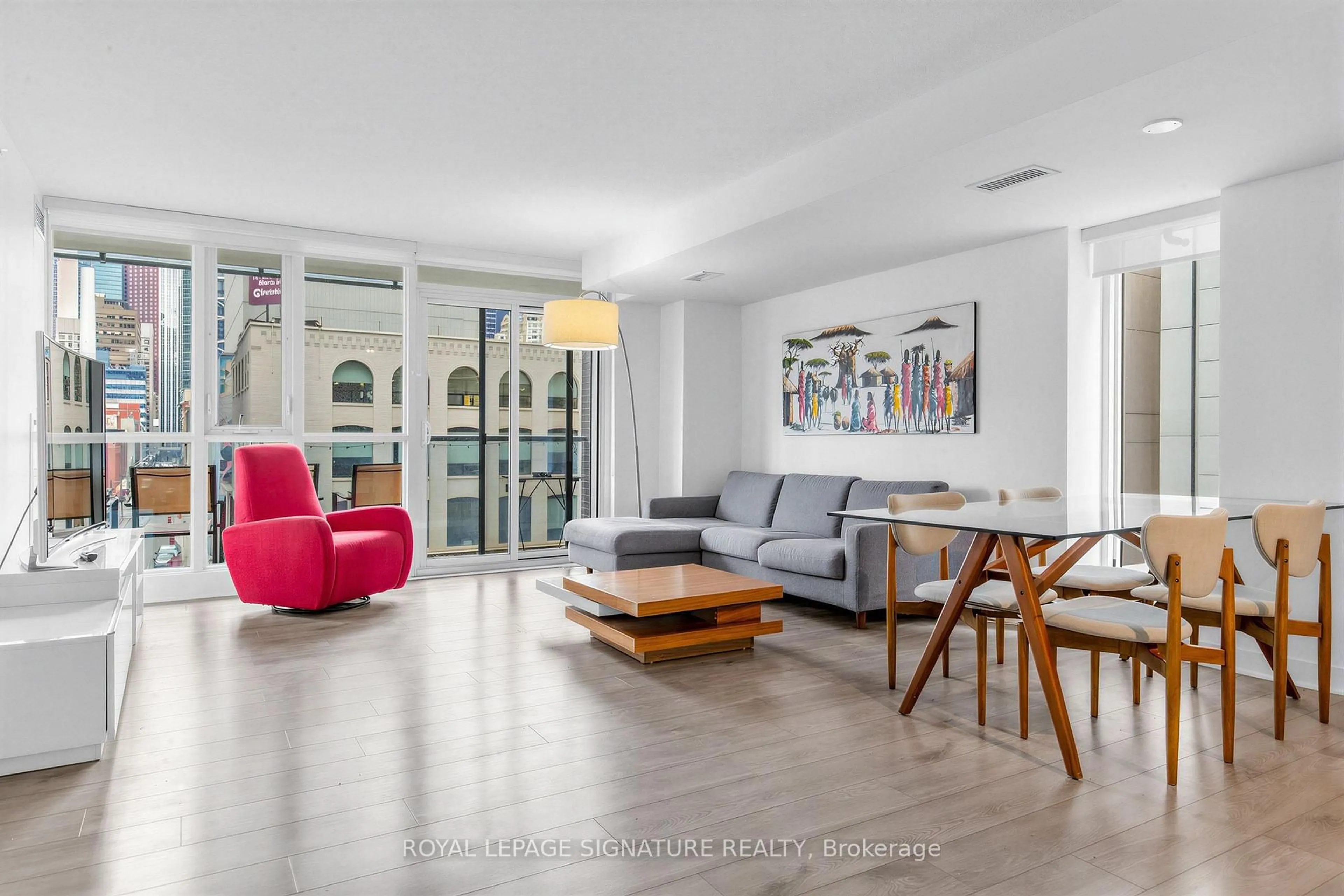 Living room with furniture, unknown for 295 Adelaide St #414, Toronto Ontario M5V 0L4