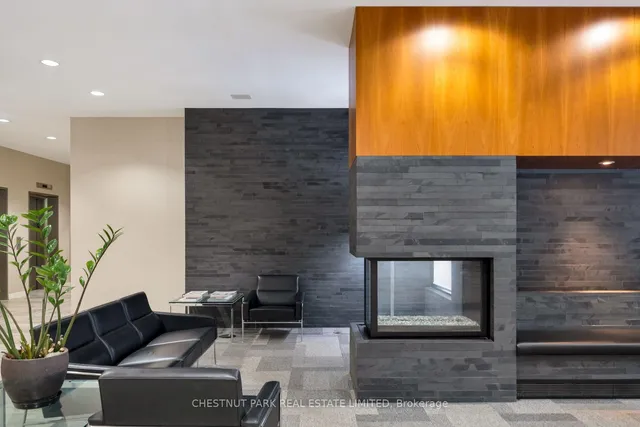 120 Rosedale Valley Rd #207, Toronto 5