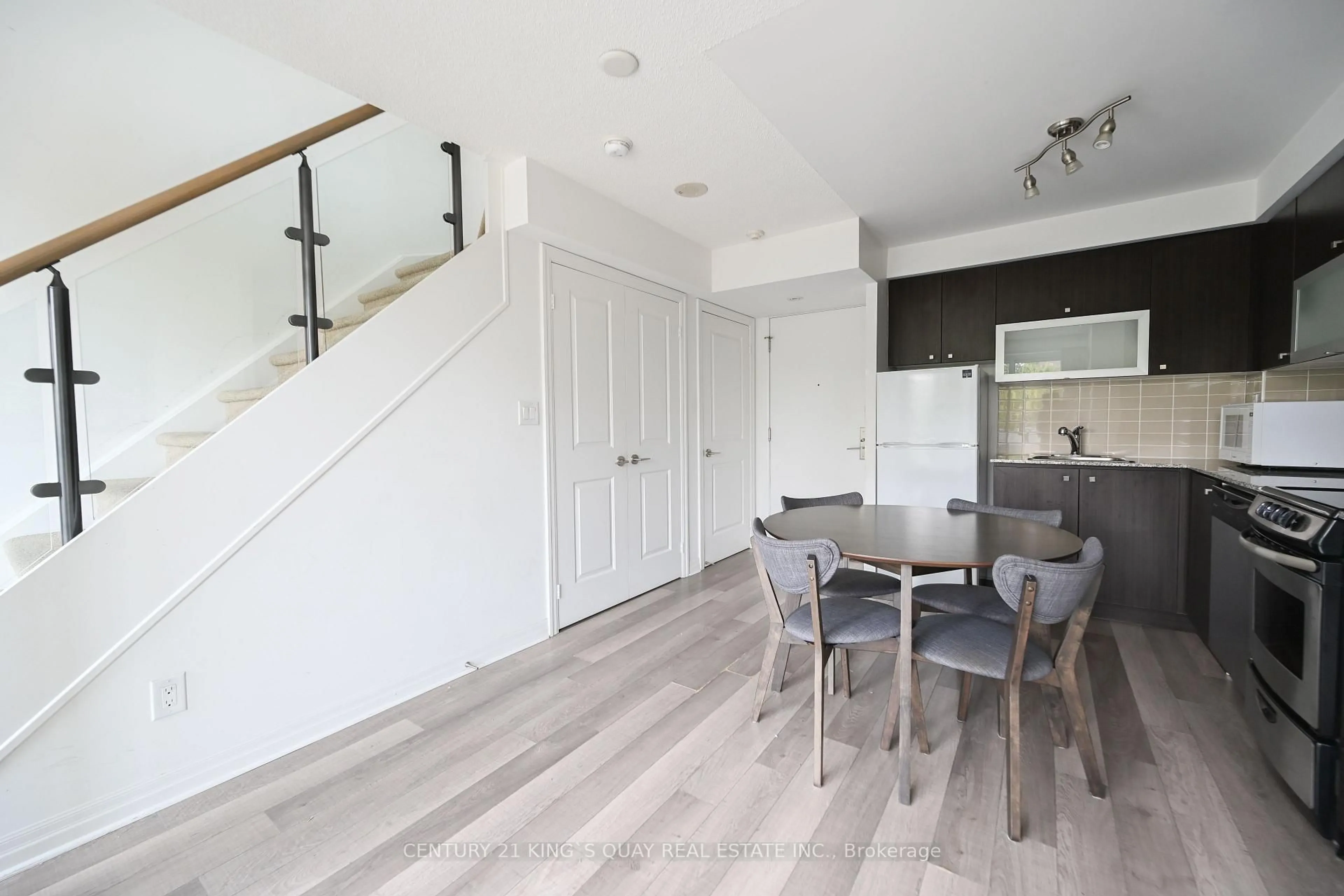 Unknown for 2015 Sheppard Ave #312, Toronto Ontario M2J 0B3