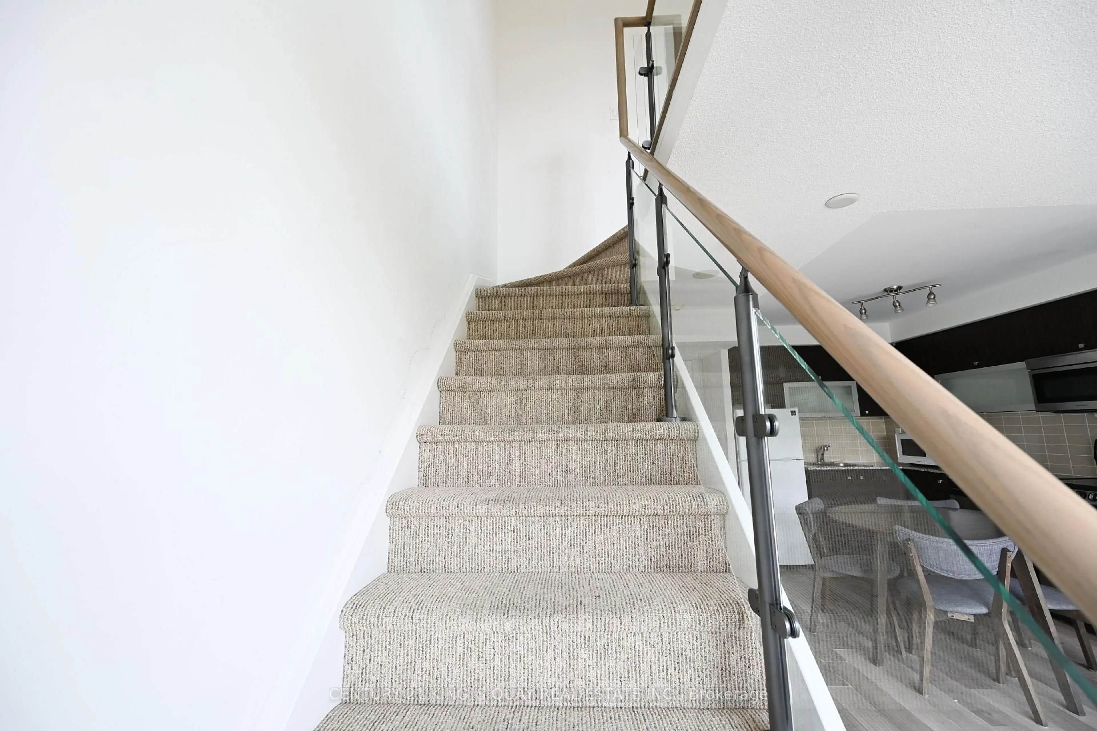 Stairs for 2015 Sheppard Ave #312, Toronto Ontario M2J 0B3