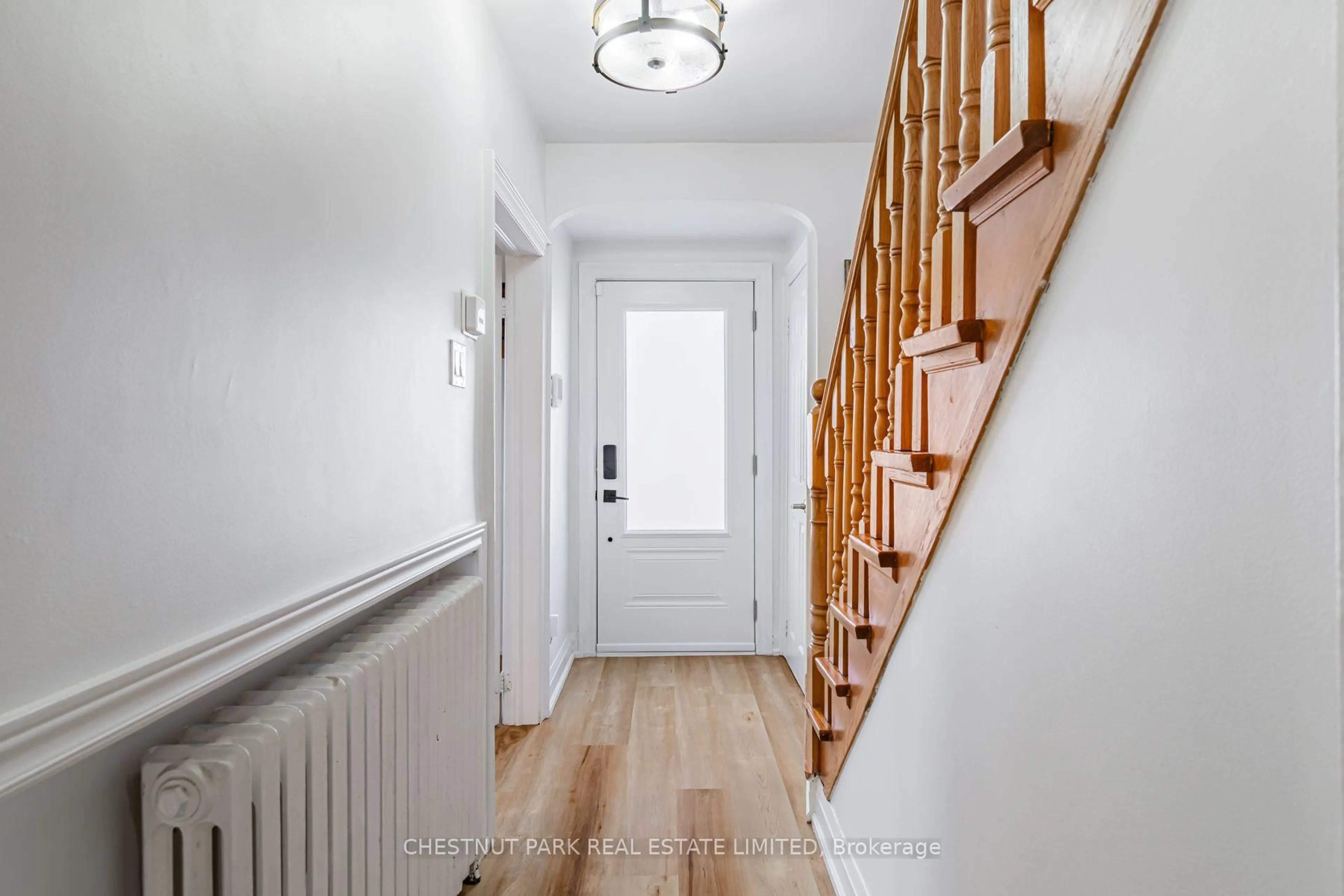 Indoor entryway for 465 Oakwood Ave, Toronto Ontario M6E 2W4