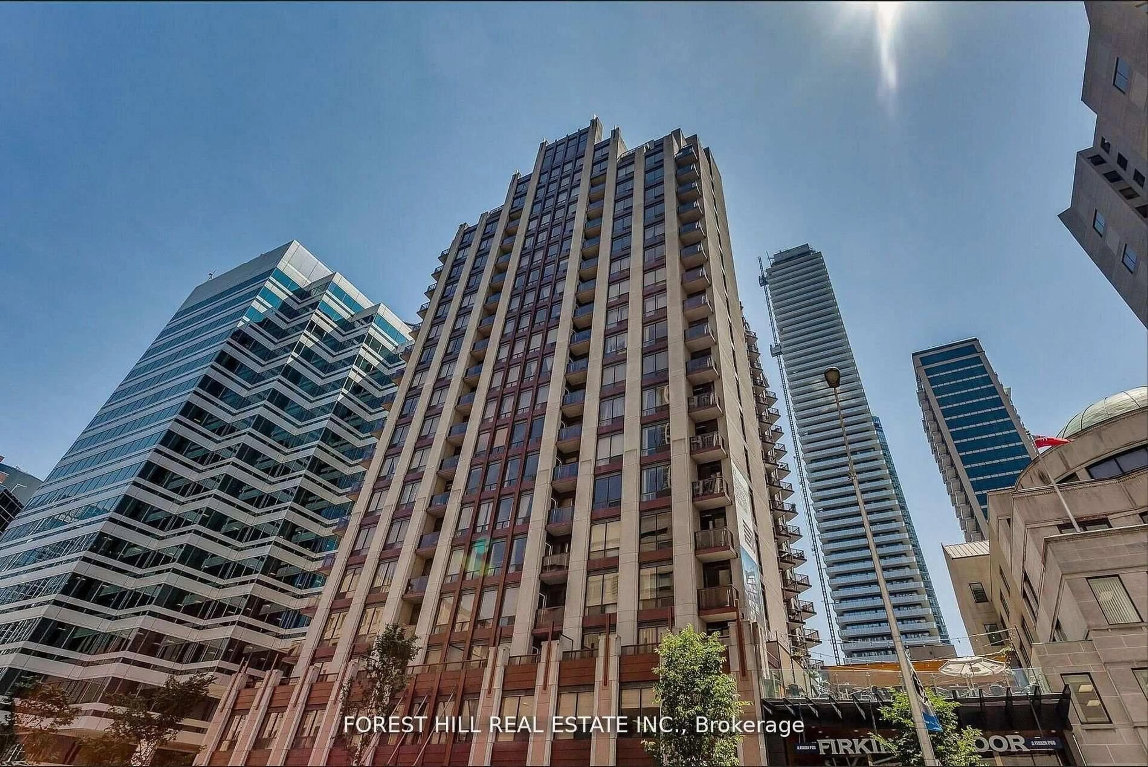 A pic from outside/outdoor area/front of a property/back of a property/a pic from drone, city buildings view from balcony for 85 Bloor St #1808, Toronto Ontario M4W 3Y1